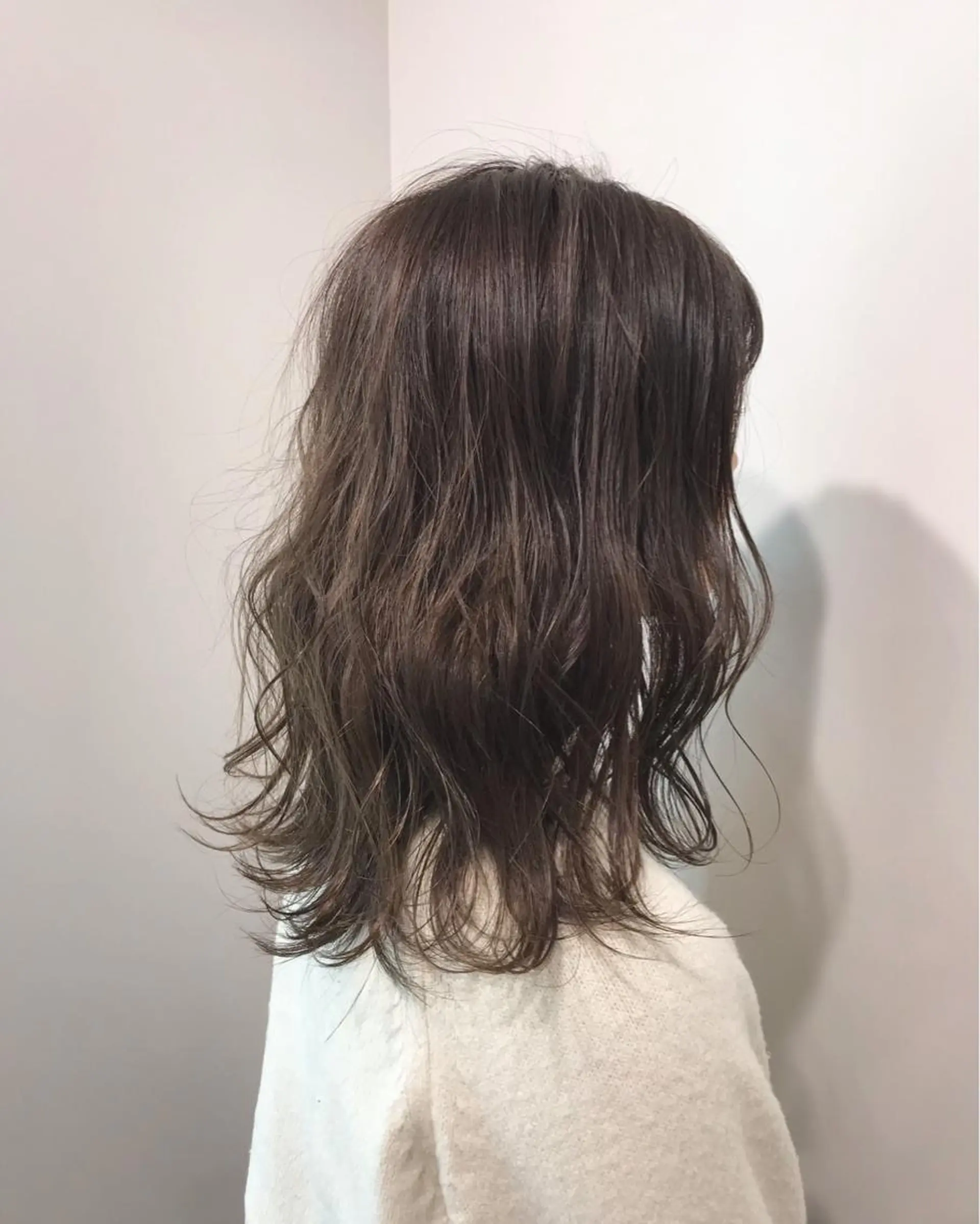 ミディアム アッシュ レイヤー/大人ボブ 渡邉【日吉美容室】のヘアスタイル