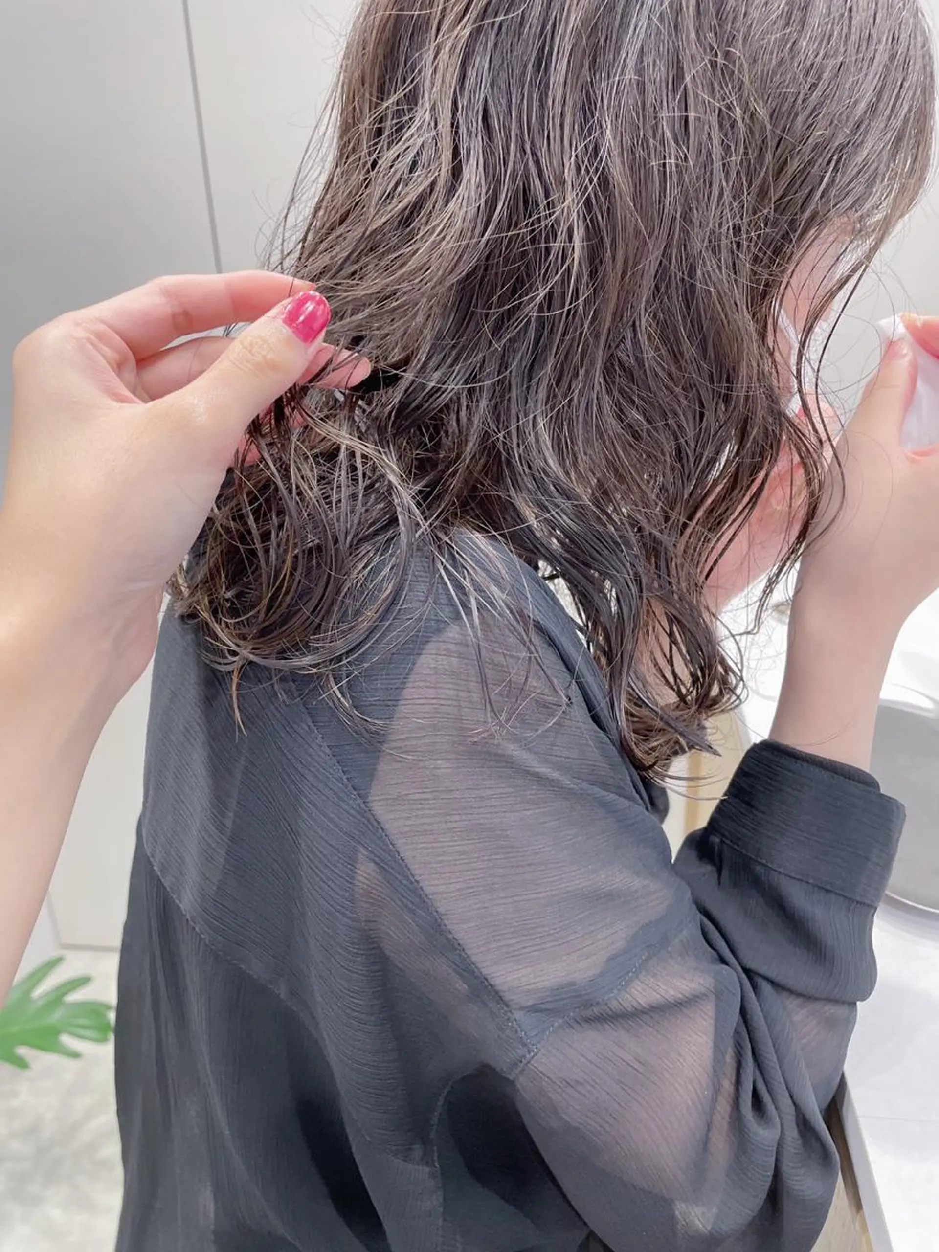 セミロング パーマ 青木 優歩のヘアスタイル