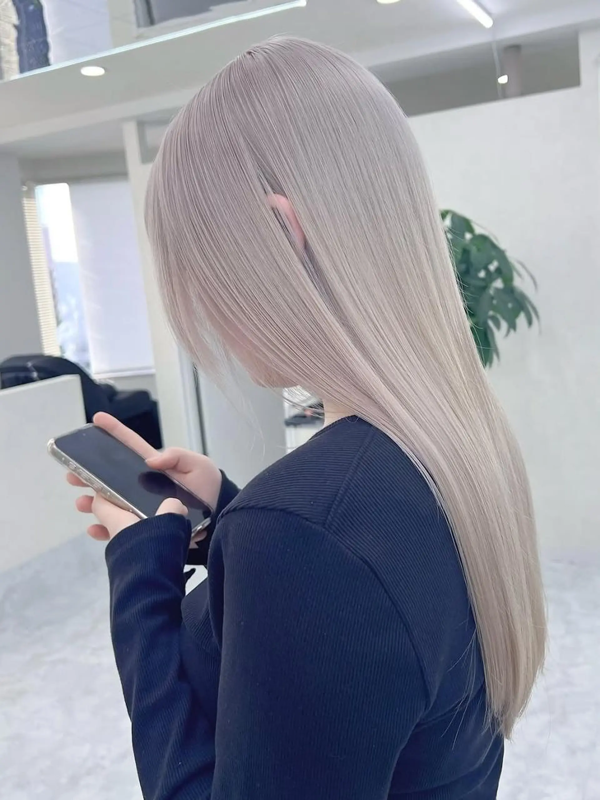カラー ロング 似合わせカット✂️ Eir江坂🌈西岡のヘアスタイル