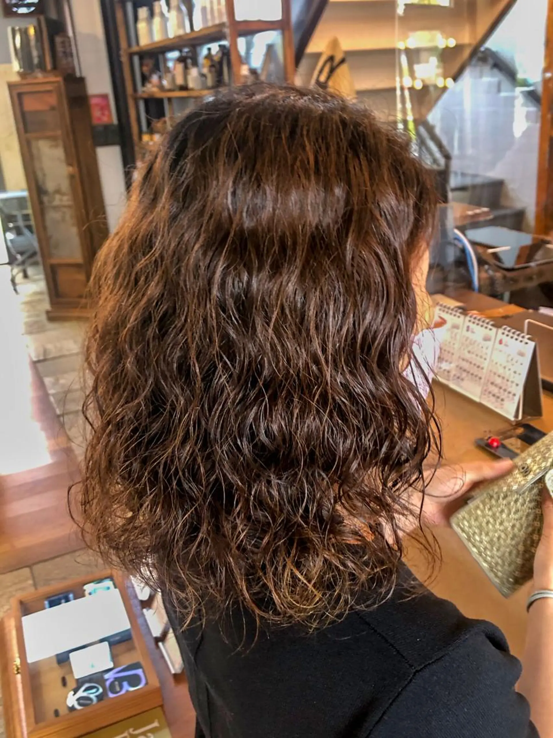 セミロング パーマ セミロングパーマ スパイラルパーマ カット パーマ 佐藤 美聡のヘアスタイル