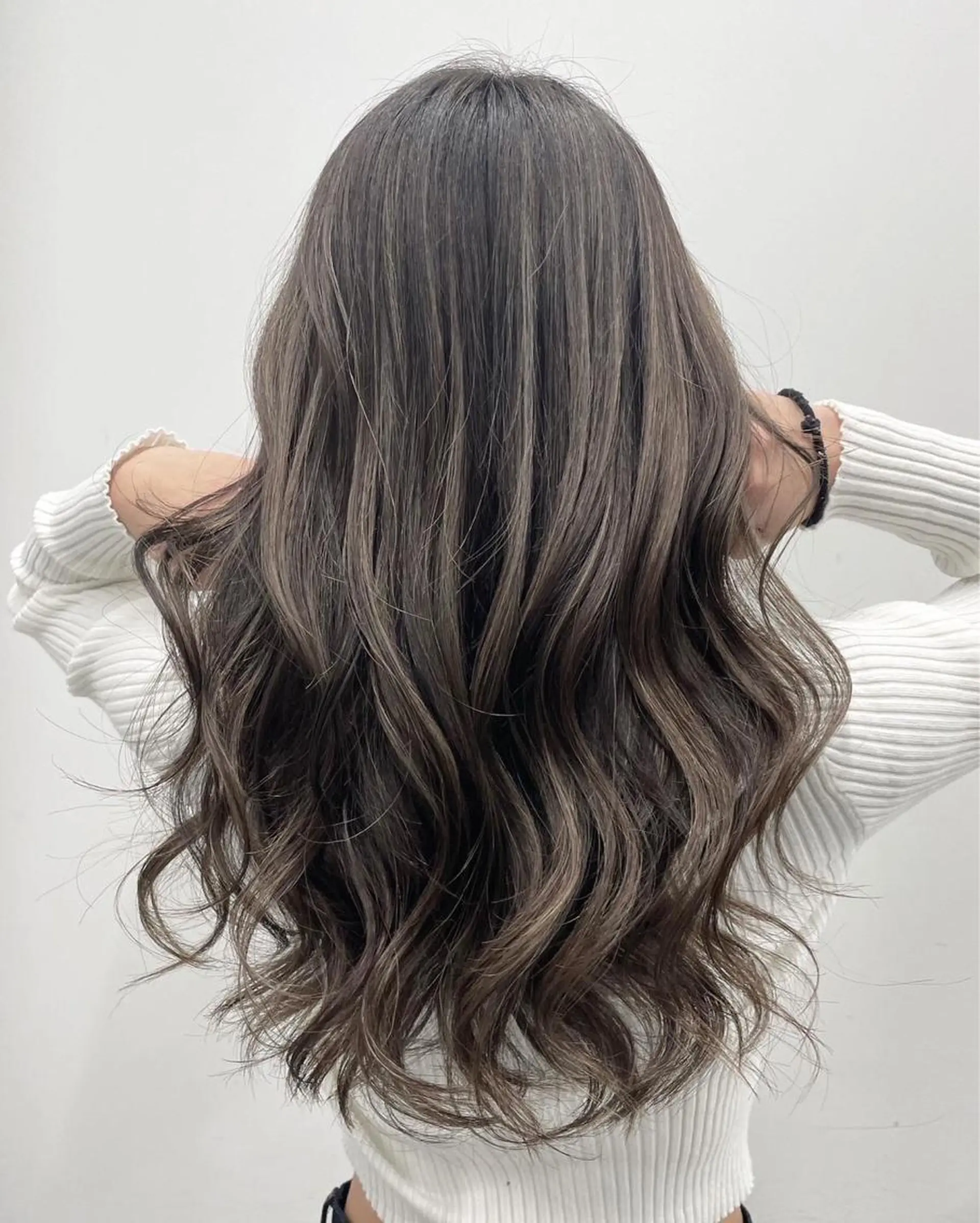 ロング カラー アディクシーカラー バレイヤージュ ブリーチ デザインカラー ダブルカラー ヘアカラー トリートメント 【公式】amble luxe池袋東口🩷のヘアスタイル