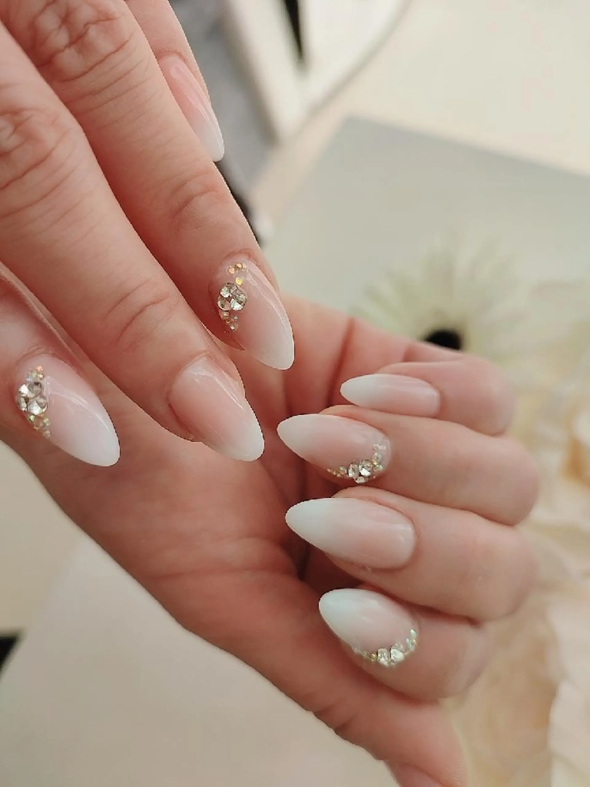 ネイル ハンドネイル RUNWAY 　　の眉毛・アイブロウイメージ