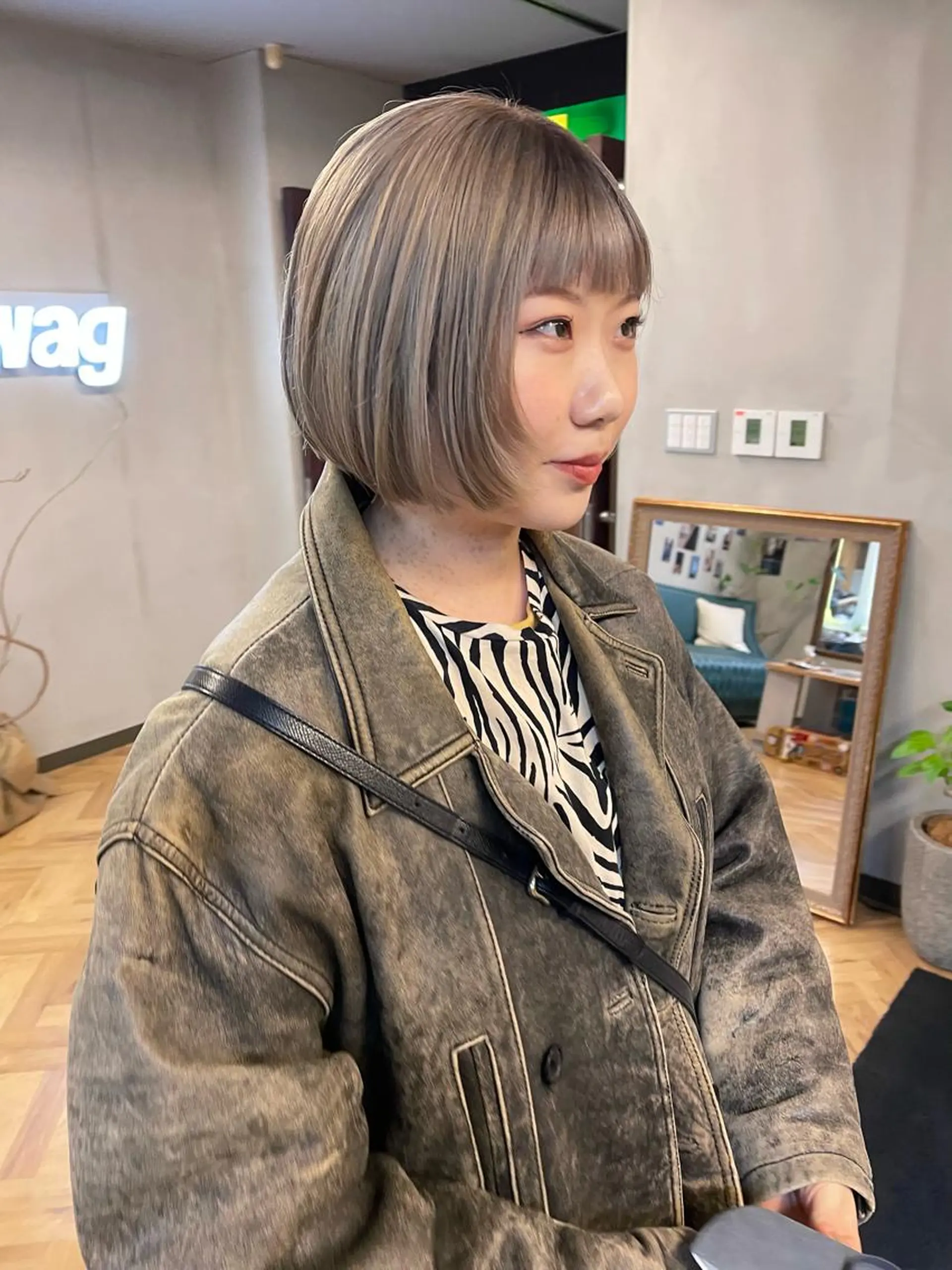 ミディアム カラー パーマ ヘアアレンジ メンズ キッズ ネイル マツエク・マツパ アイブロウ グレージュ ロングネイル カット ヘアカラー トリートメント tatsumi/ボブ ウルフ/レイヤーのヘアスタイル