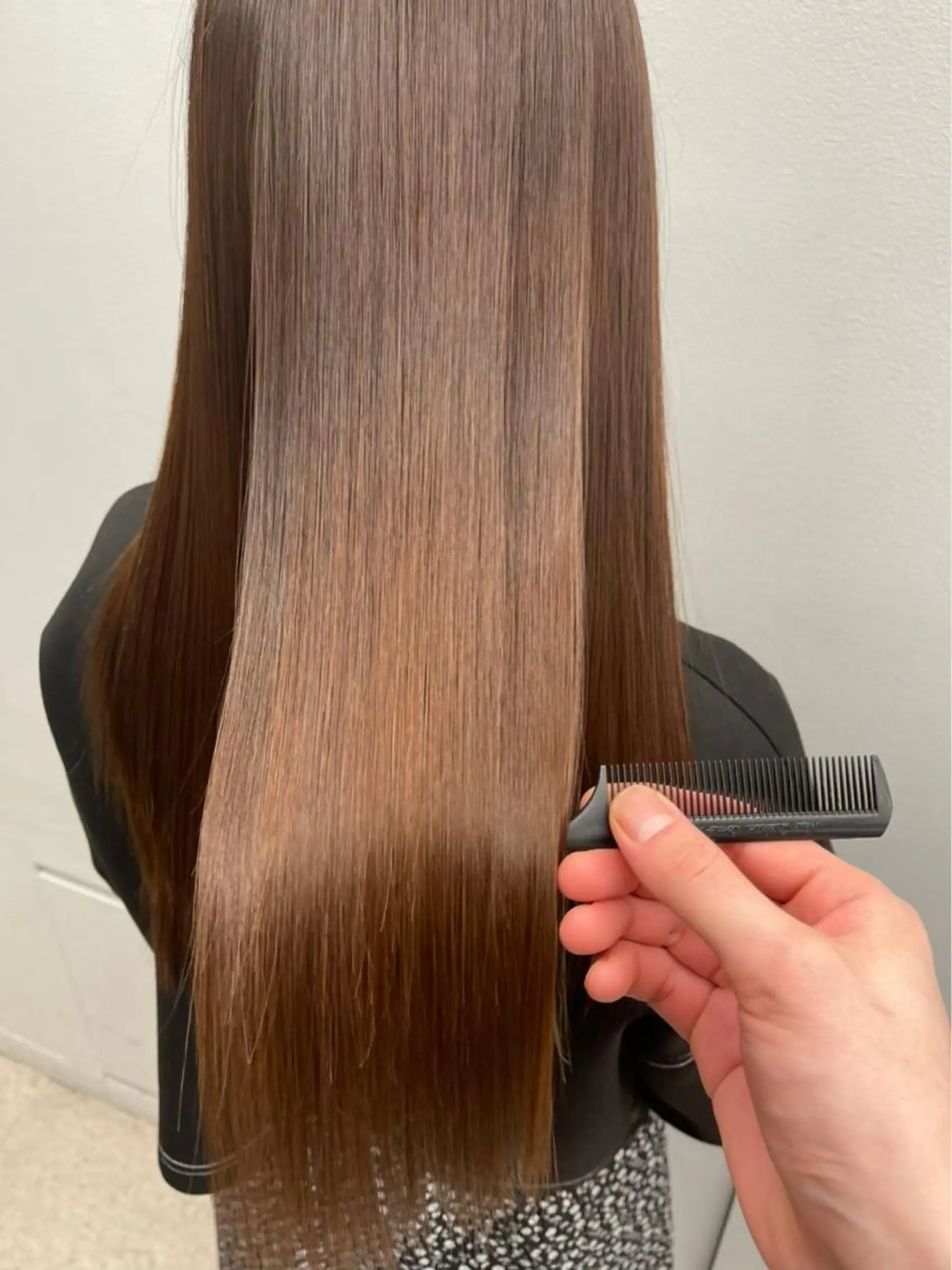 セミロング 韓国ネイル🤍 イワサキ　リコ🍒のヘアスタイル