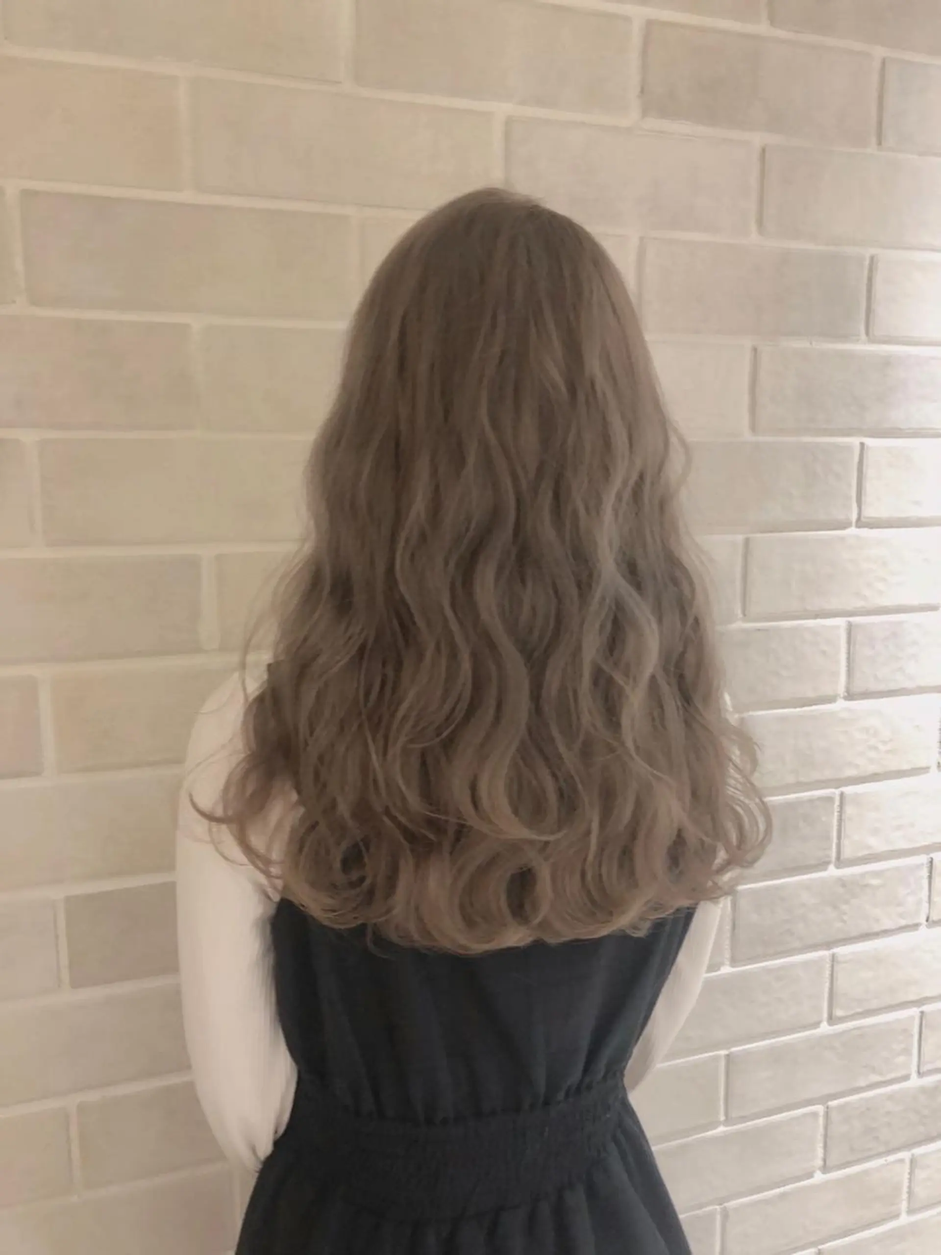 セミロング カラー ベージュカラー ブリーチ ミルクティーベージュ ヘアカラー 湯田実津希🤎 ﾐﾙｸﾃｨ専門のヘアスタイル
