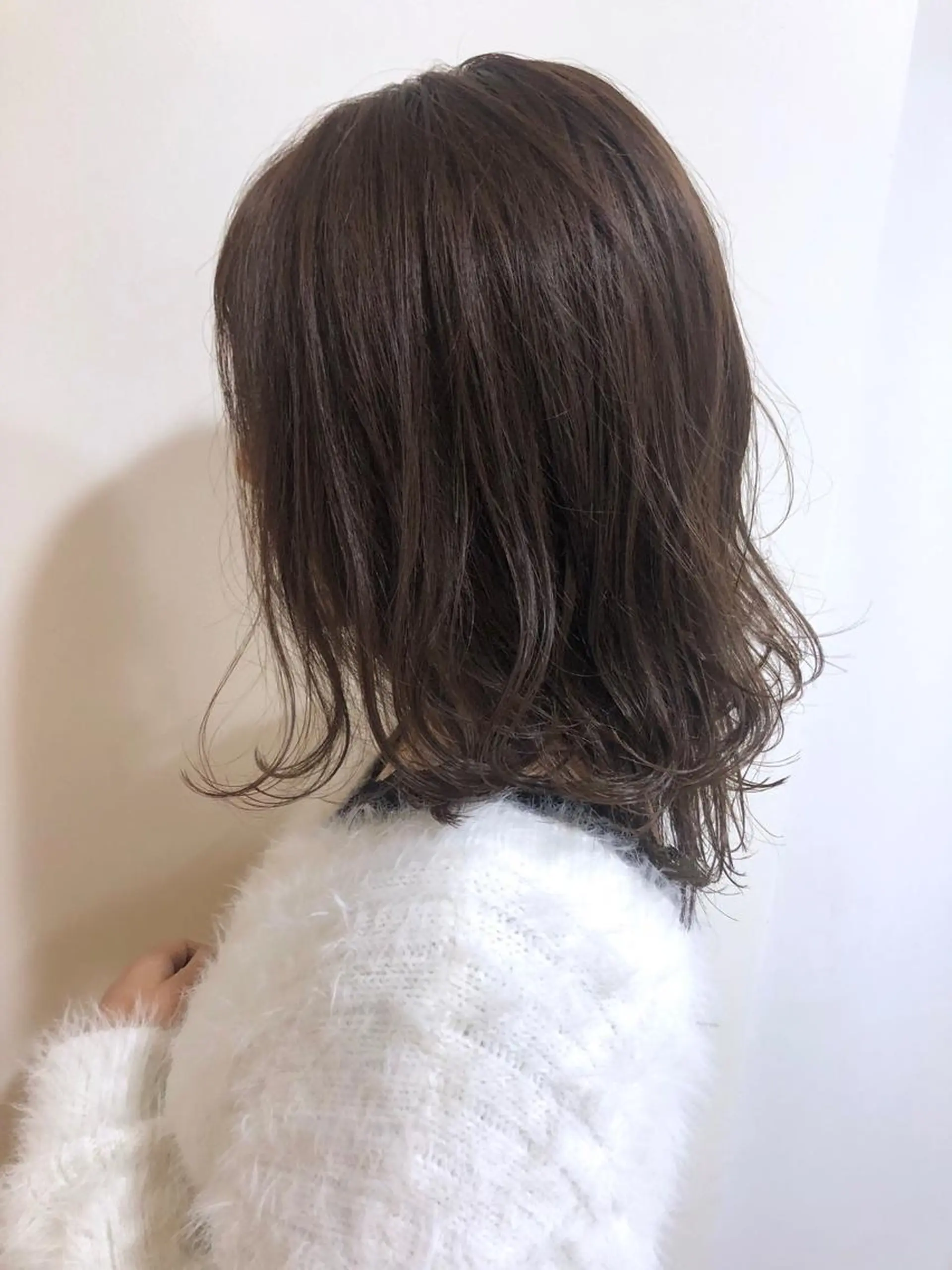ミディアム カラー カット ヘアカラー トリートメント MIOベージュカラー 柔らかいカラーのヘアスタイル