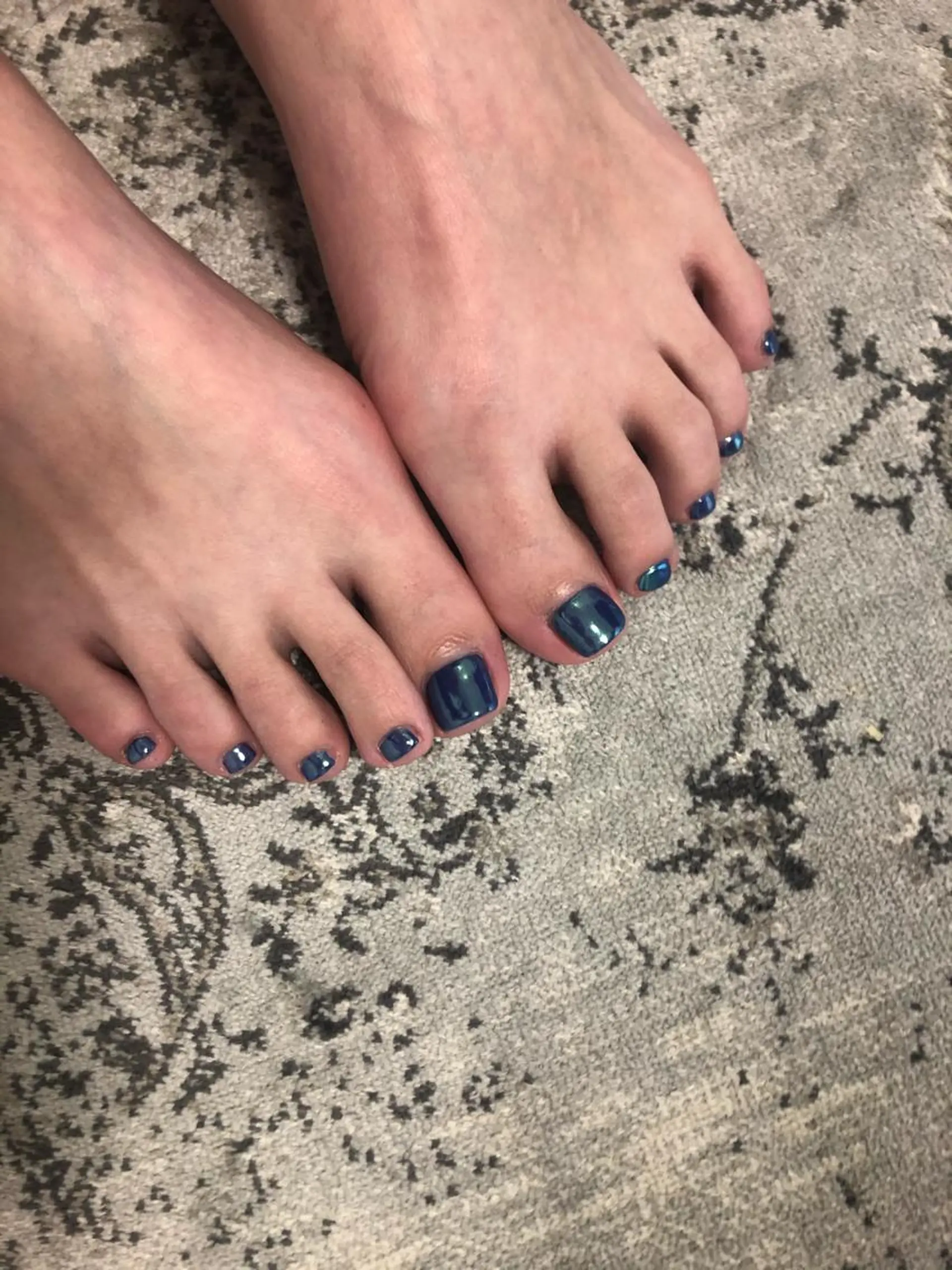 ネイル ミラーネイル ワンカラーネイル フットネイル 【LINON】 airiのネイルデザイン