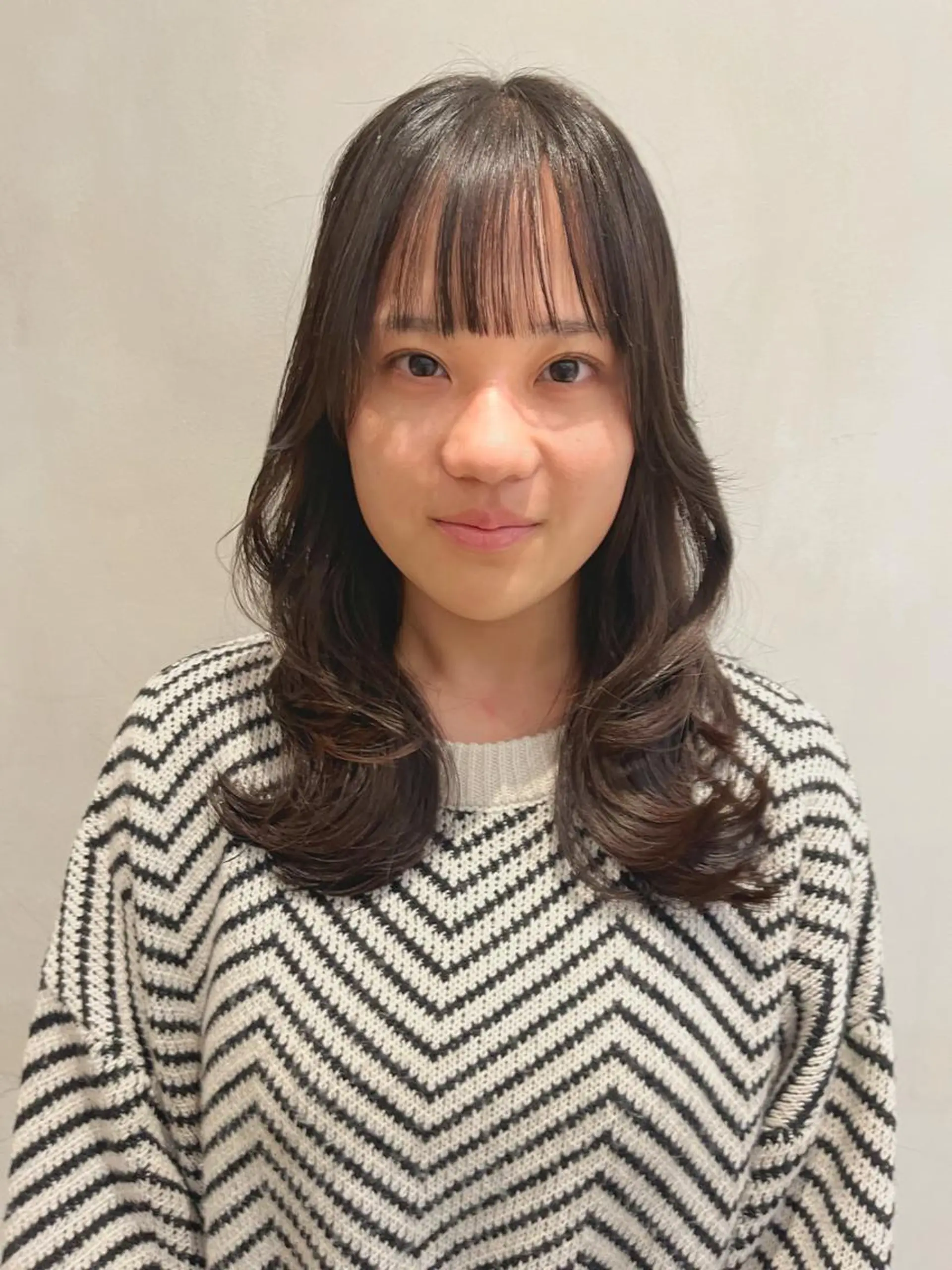 セミロング かわい りほのヘアスタイル