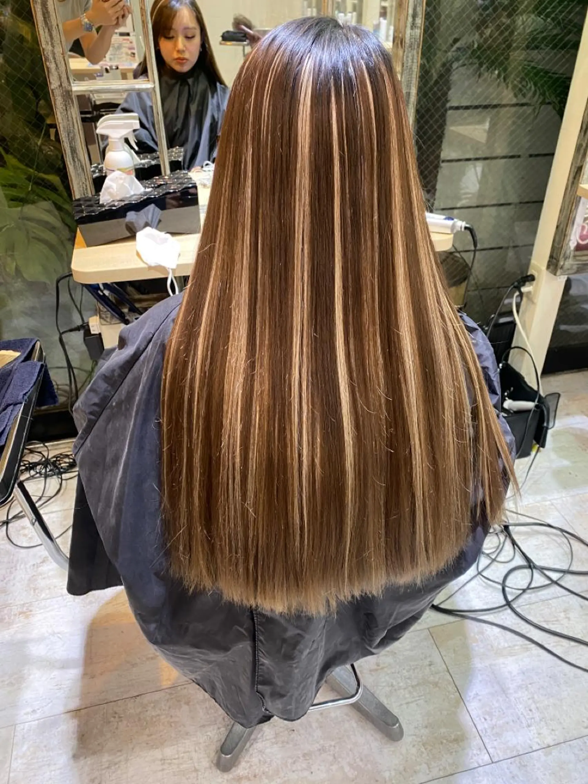 ロング カラー ササ キのヘアスタイル