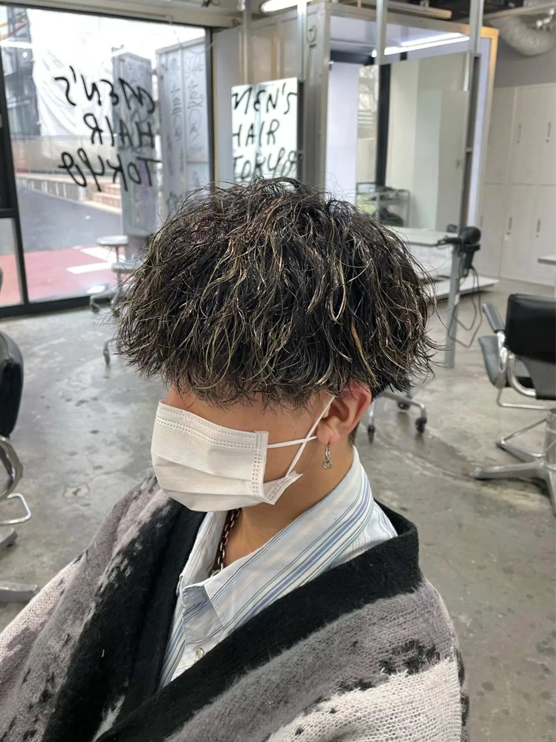 ショート カラー パーマ メンズ メンズハイライト ハイライトカラー ハイライト カット ヘアカラー パーマ メンズ特化美容師/ 藤戸 椋のヘアスタイル
