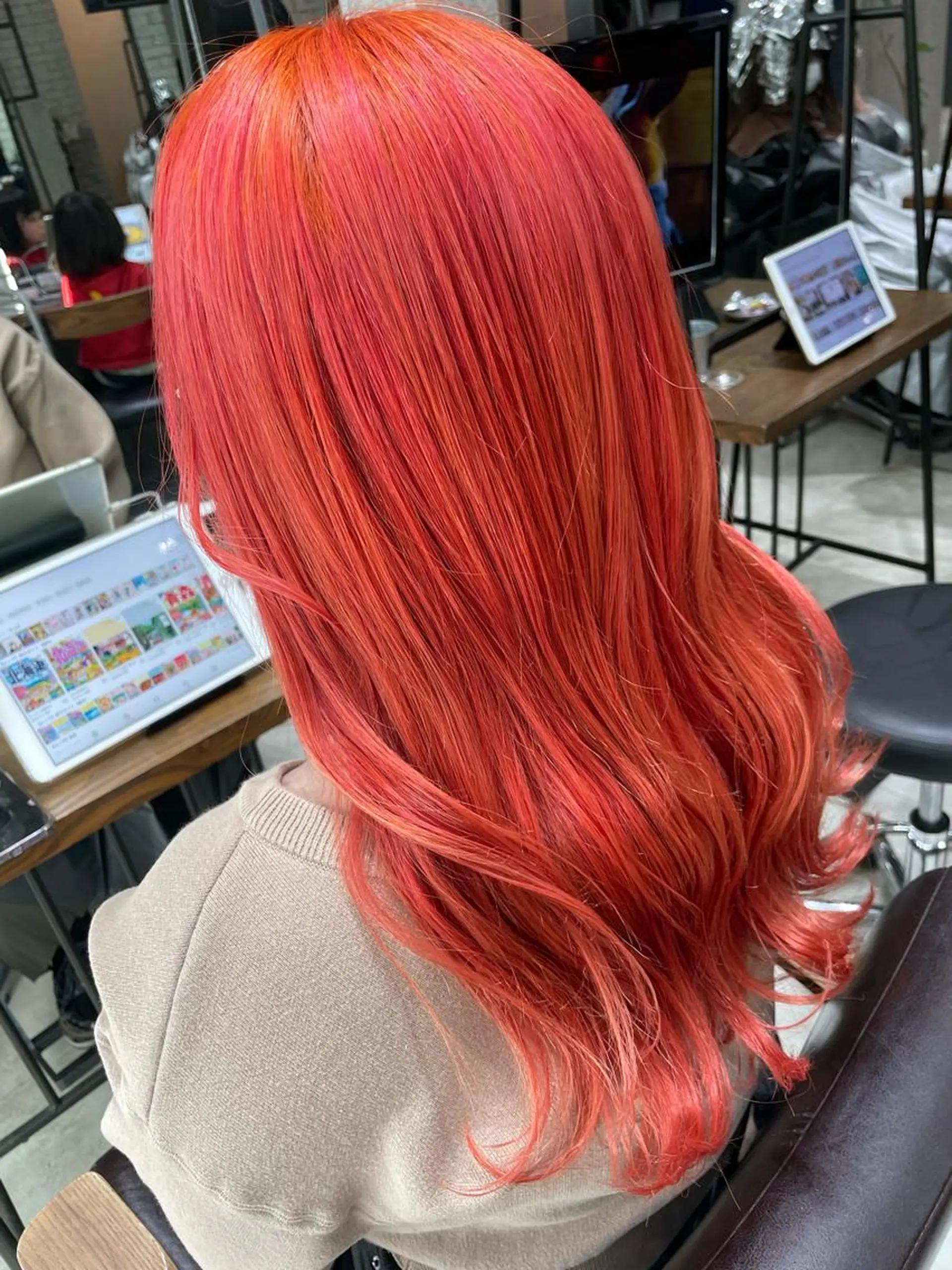 セミロング カラー オレンジ ヘアカラー Feria所属・カウンセリング重視 🌿‬Tsuyukiのヘアスタイル