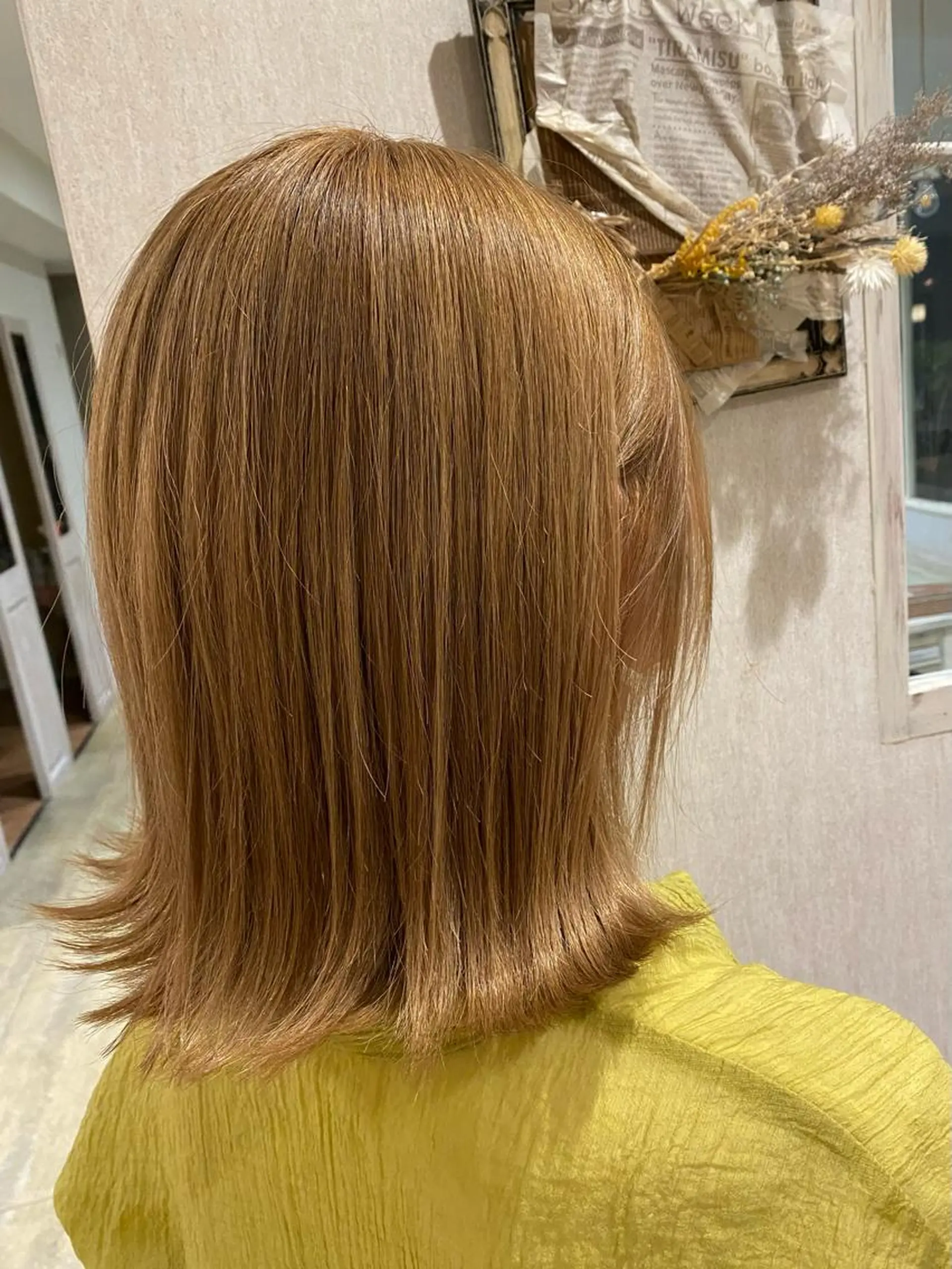 ミディアム 外ハネヘア 大島 瑞穂　ビズヘアーのマツエク・マツパデザイン