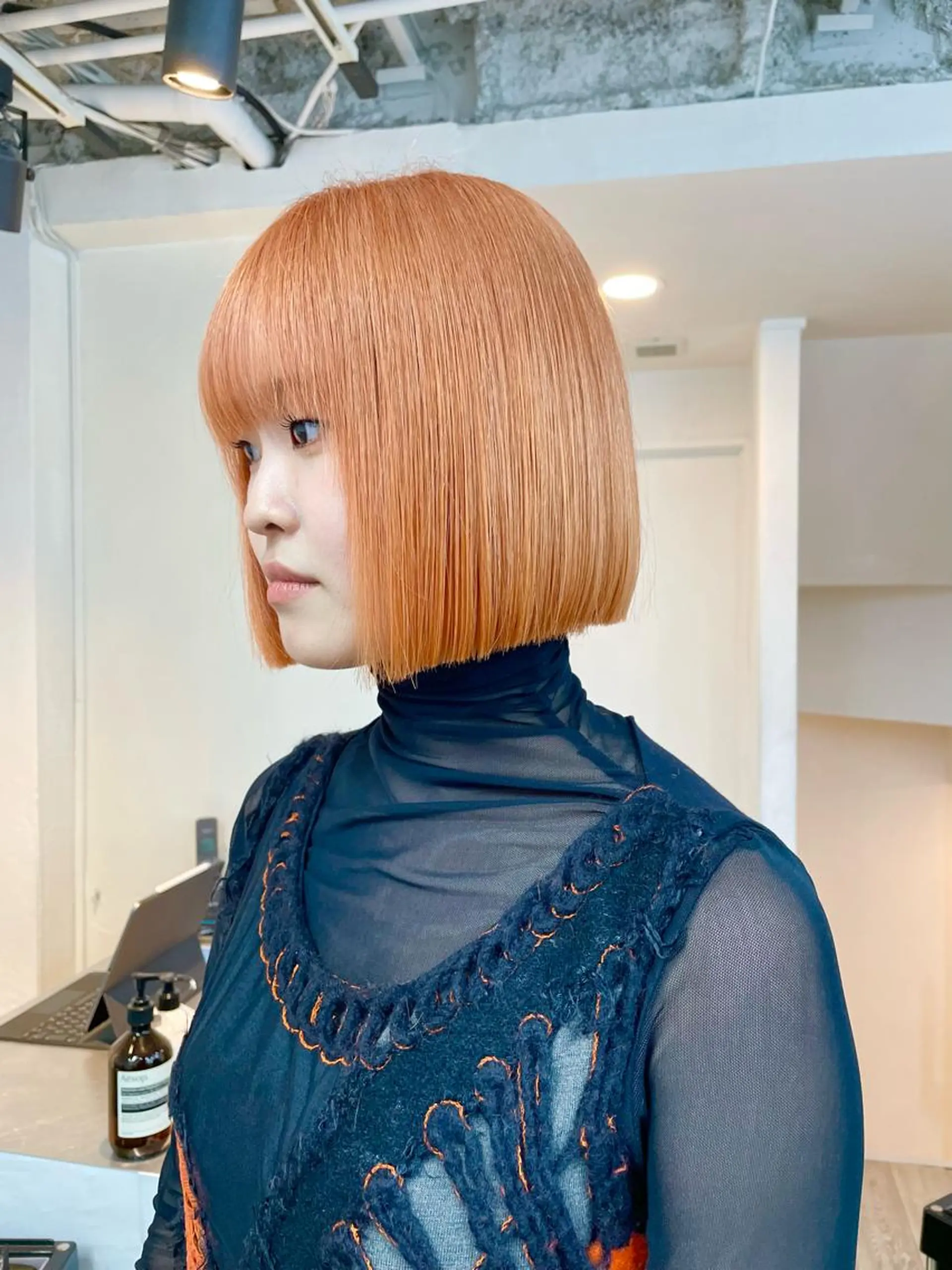 ショート カラー オレンジ ヘアカラー トリートメント ヘアセット ハイトーン×レイヤー ／遠藤将太のヘアスタイル