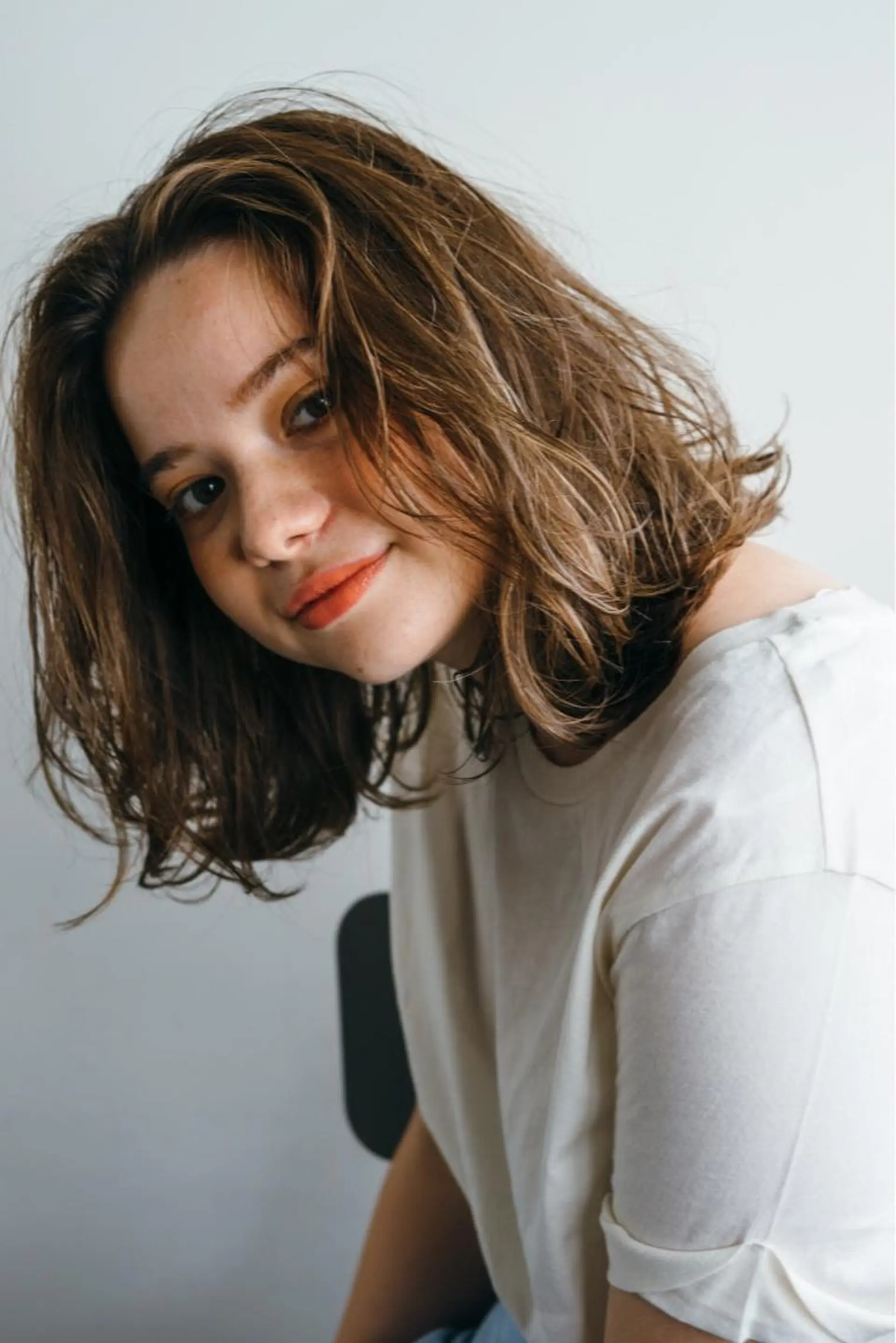 ミディアム カラー 切りっぱなしボブ ハイライトカラー ボブ ハイライト 外ハネヘア 新宿/美髪矯正 髪質改善/韓国風山本のヘアスタイル