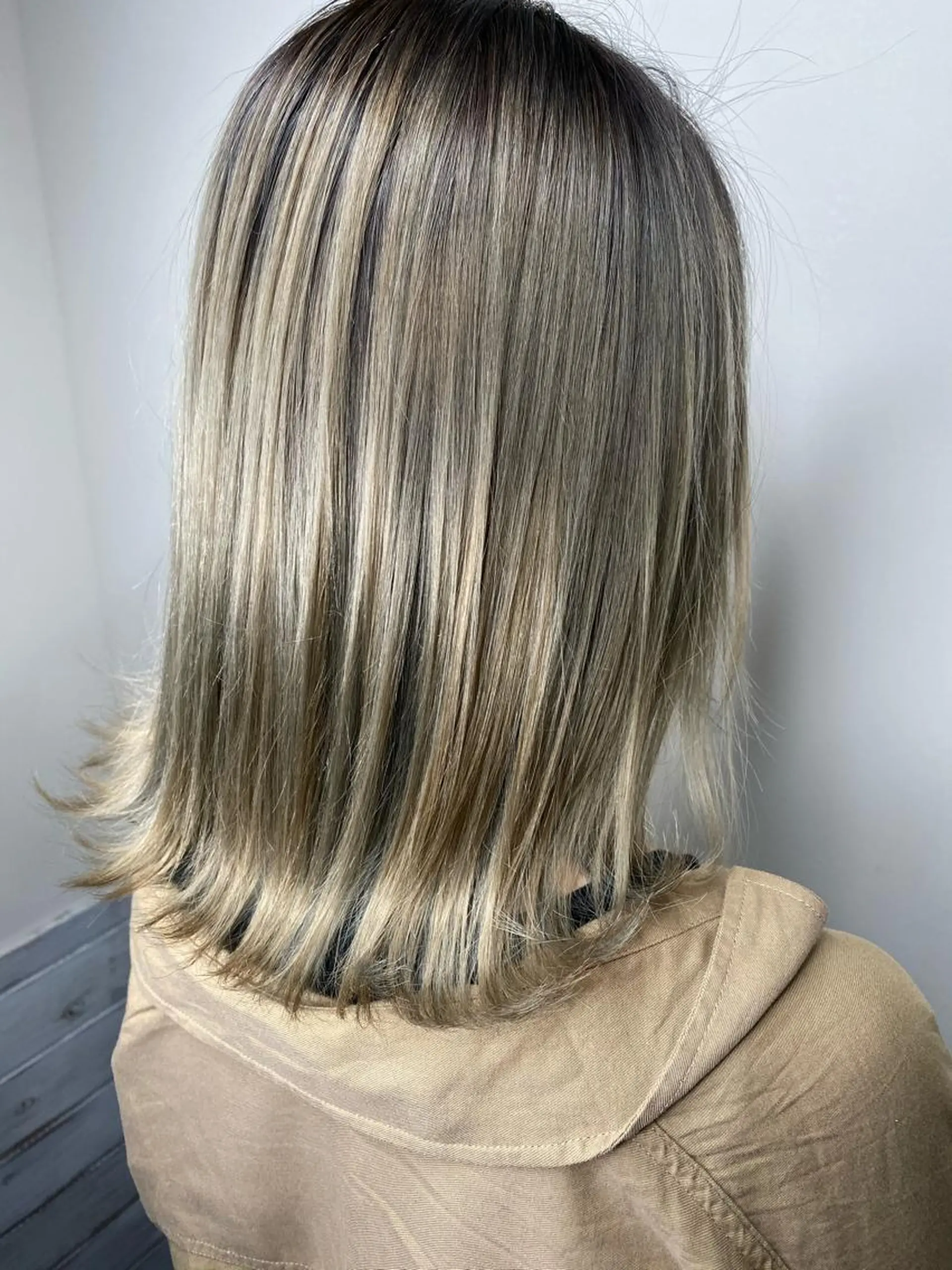 セミロング カラー バレイヤージュ ブロンド レイヤーカット カラー特化サロン茶屋 町Furukuboのヘアスタイル