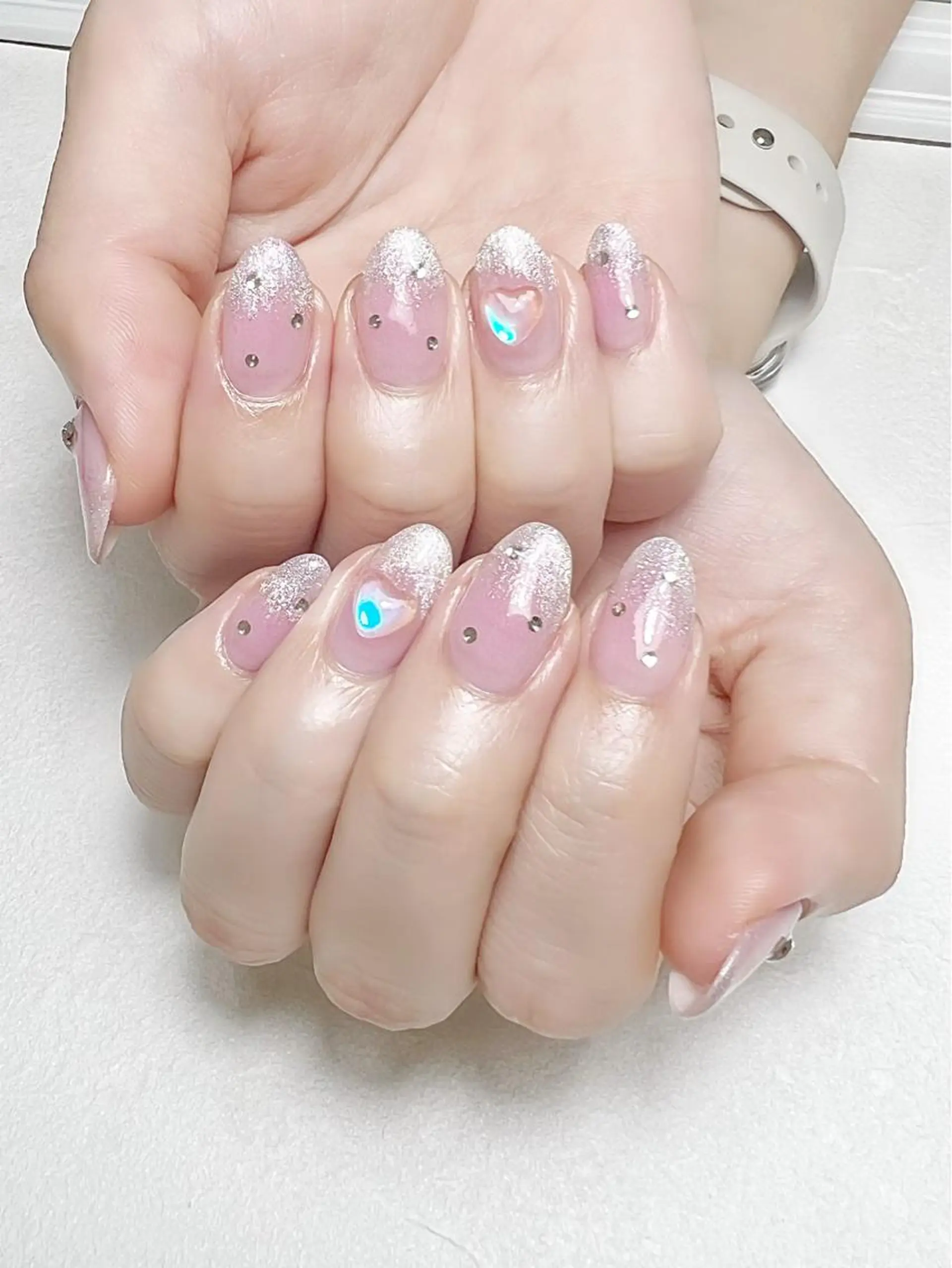 ネイル チークネイル キラキラネイル マグネットネイル ピンク ワンホンネイル rouse nail RISATOのネイルデザイン