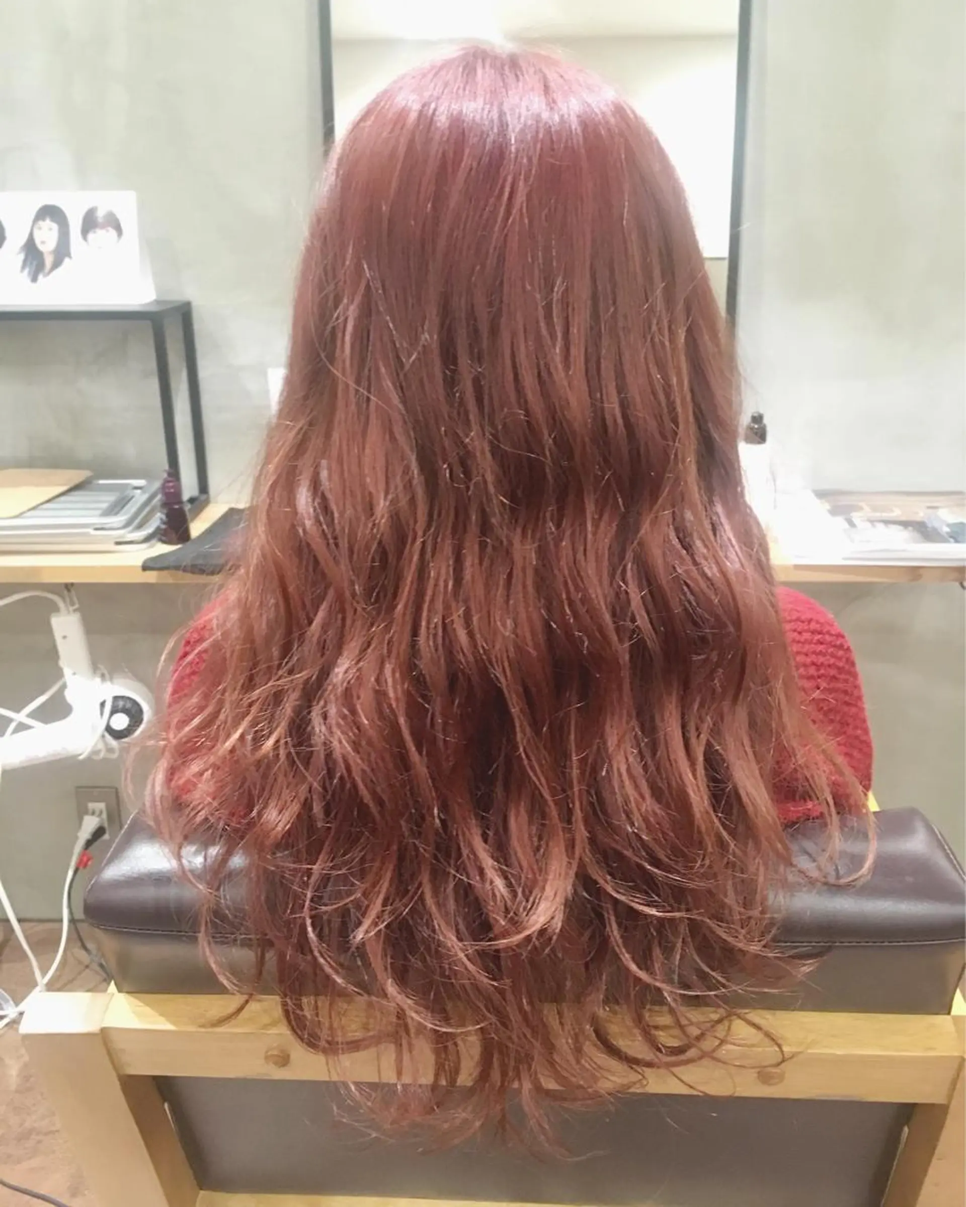 ロング カラー ヘアアレンジ 栗林 実莉のネイルデザイン