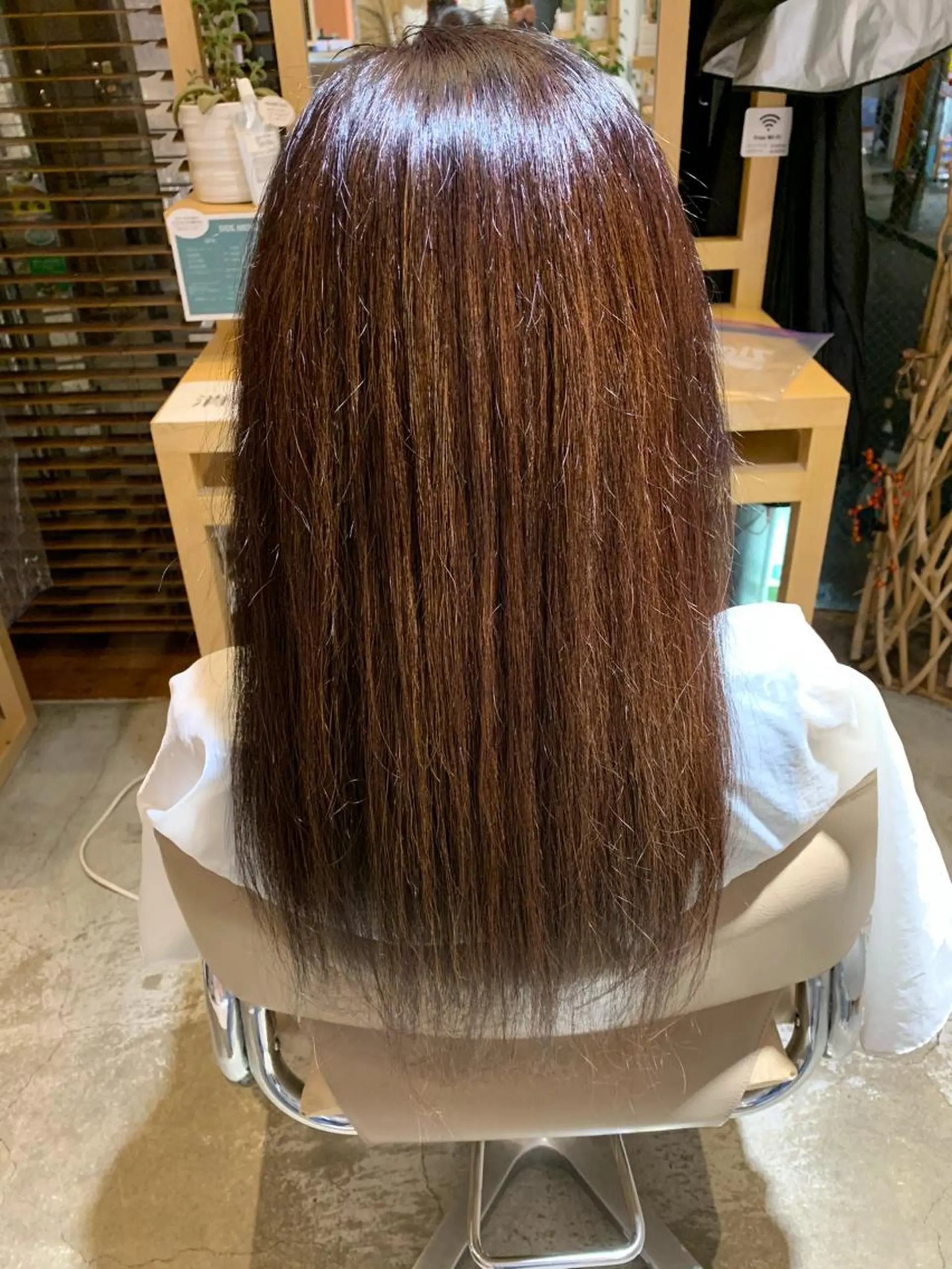 セミロング カラー SORA広尾所属・いだ ひかるのヘアスタイル