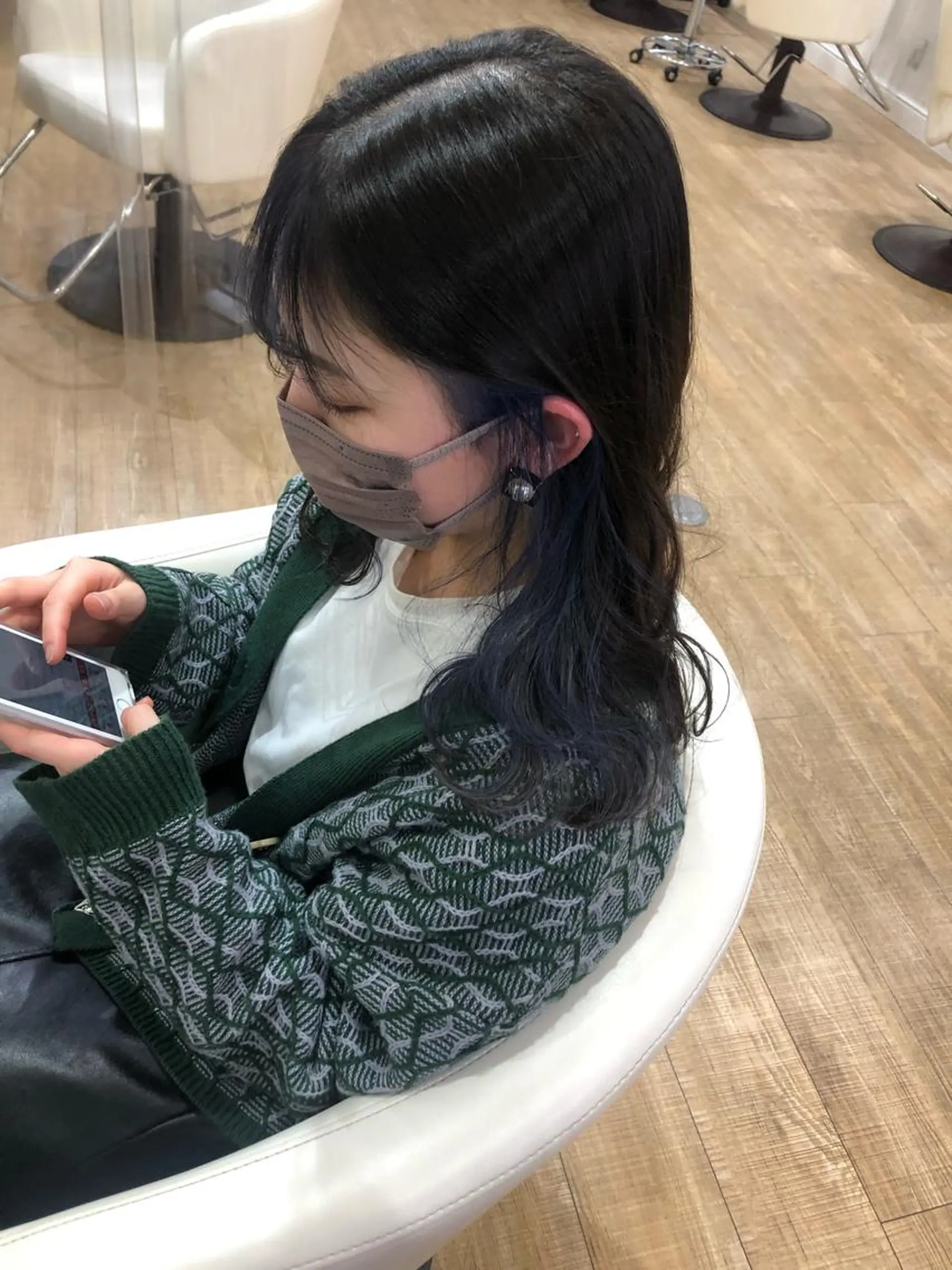 カラー white.梅田 デザインカラー🦄のヘアスタイル