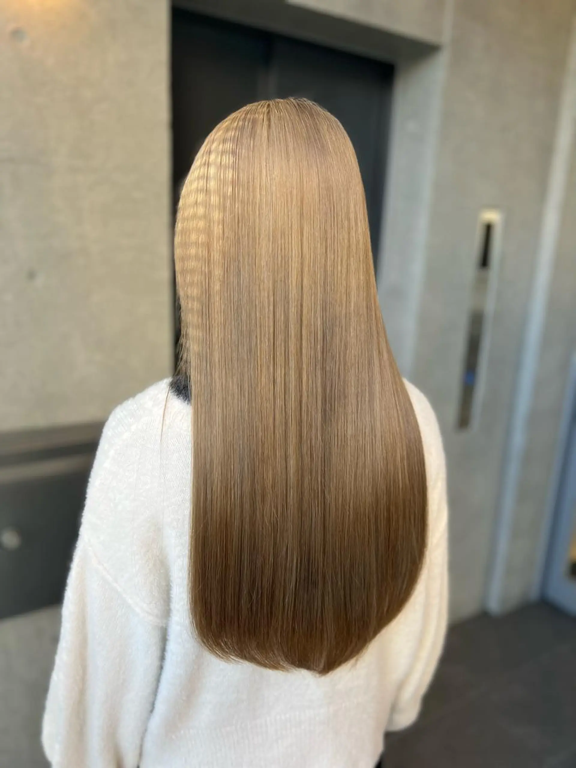 ロング カラー シールエクステ アディクシーカラー アッシュ バレイヤージュ ミストバング ヘアカラー 吉野 瑳桜のヘアスタイル