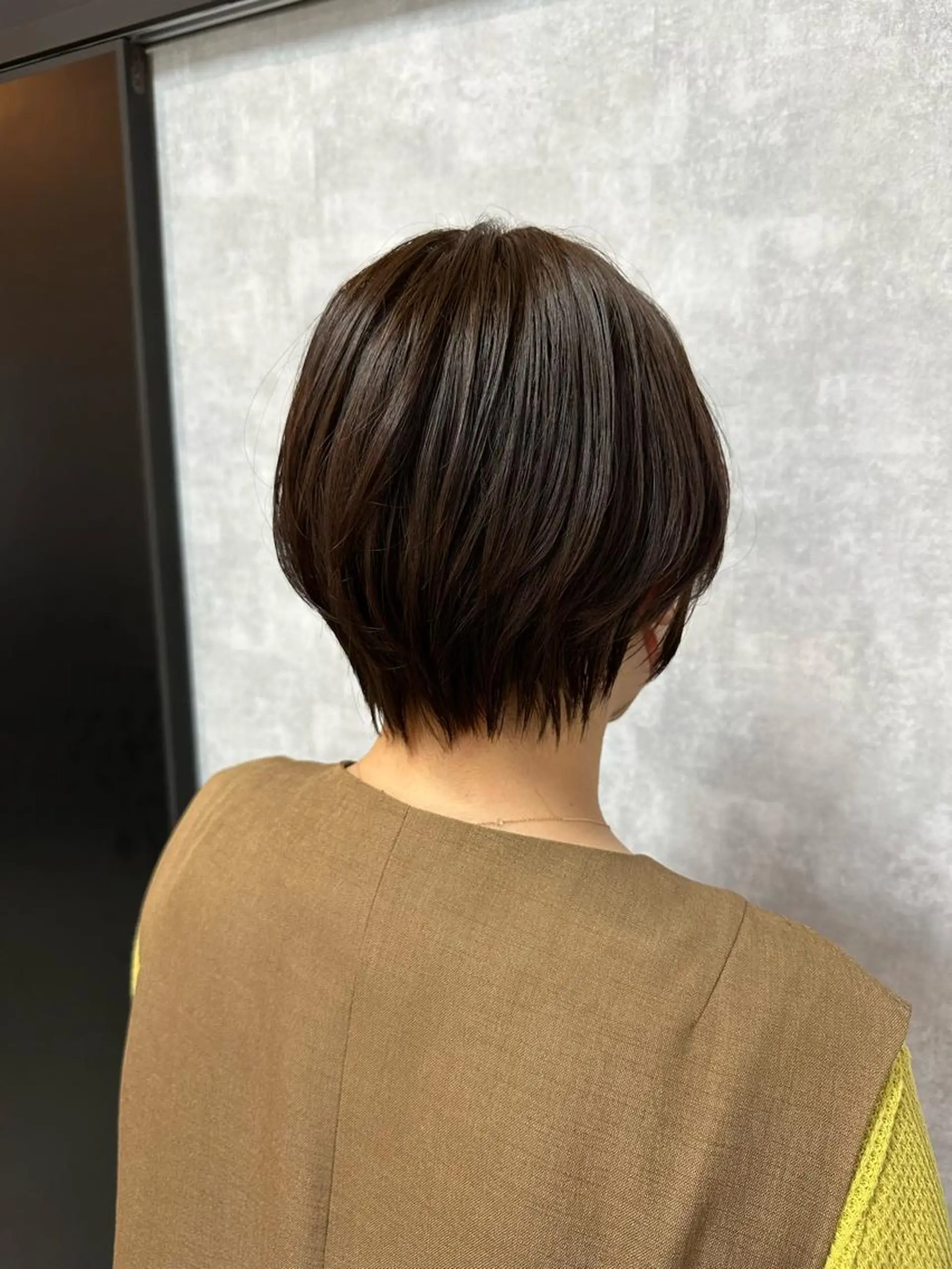 ショート 切りっぱなしボブ ショートボブ ハンサムショート 丸みショート アッシュ C’LD hair  produce /シールドヘア所属・モテ髪/ボブ/ショー ト/アダチフウトのヘアスタイル