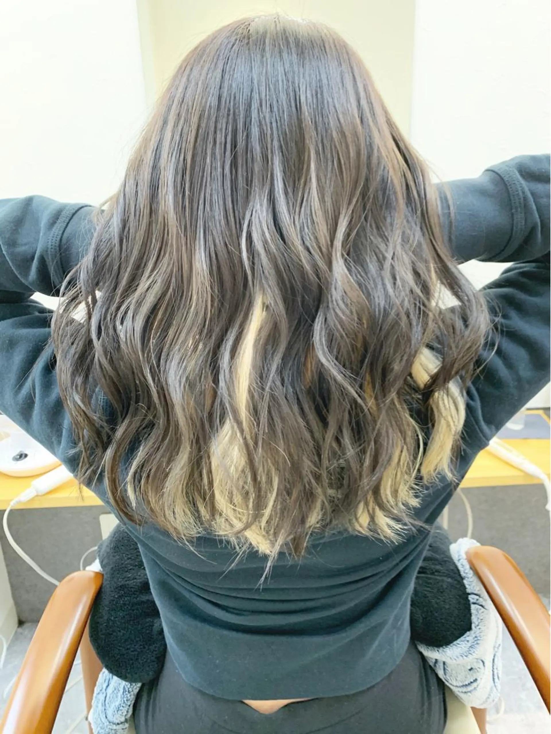 セミロング H (エイチ) 烏丸御池店のヘアスタイル