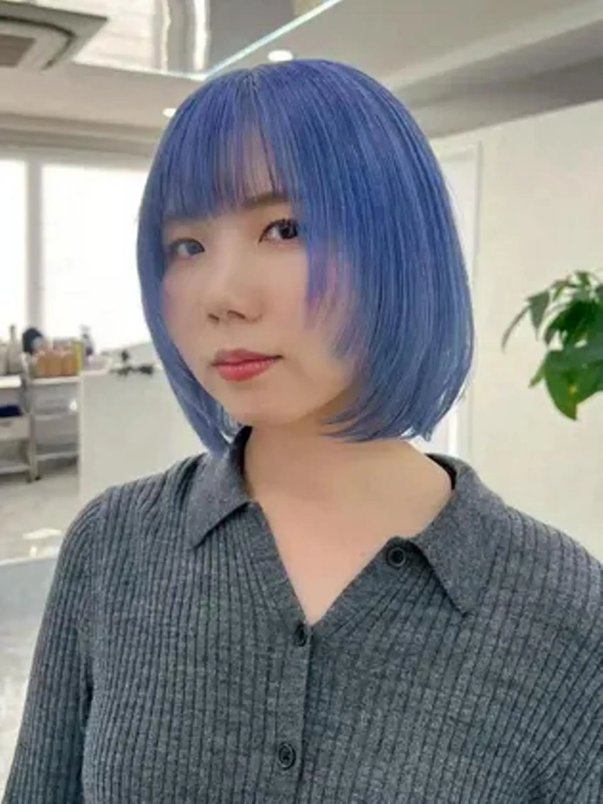 カラー ミディアム アディクシーカラー アッシュ バレイヤージュ ベージュカラー ブルーカラー 女性専用サロン梅田 髪質改善カラーakiのヘアスタイル