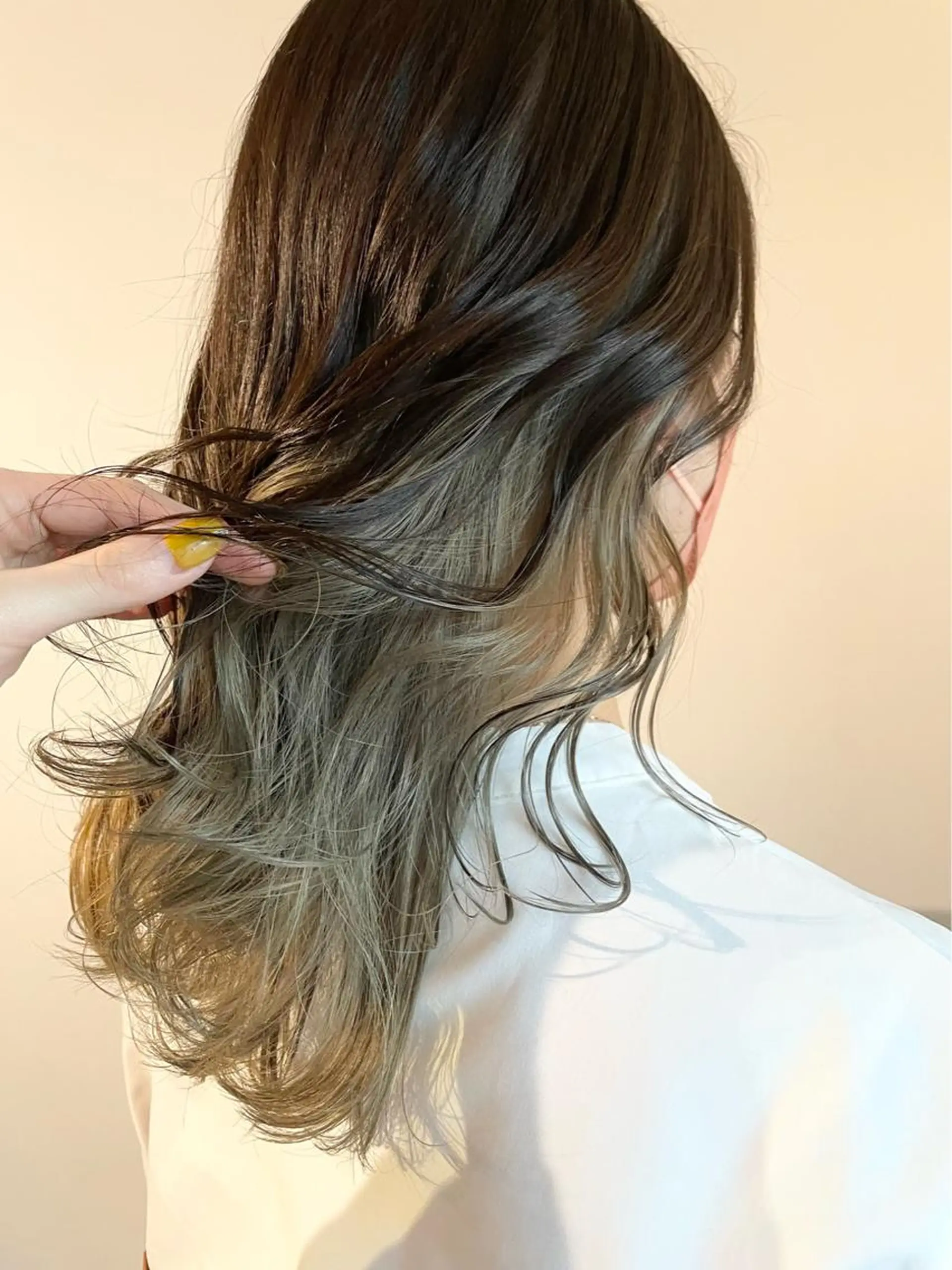 ミディアム カラー ミディアムパーマ バレイヤージュ ブリーチ ケアブリーチ ダブルカラー カット ヘアカラー トリートメント Luana / 公式 / 大通のヘアスタイル