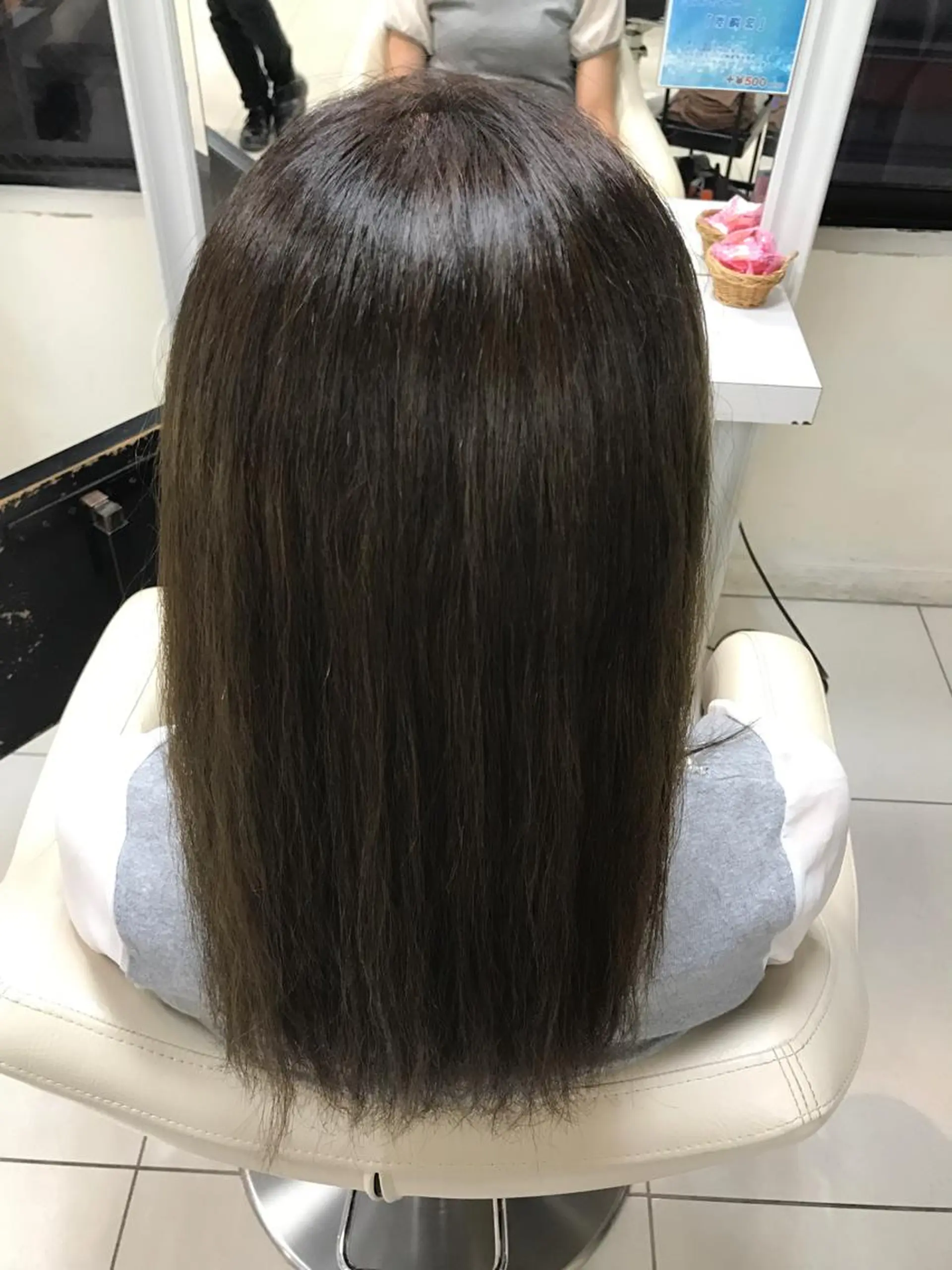 ロング カラー アッシュ ブリーチ イルミナカラー 【暖色カラー特化】 中山由梨のヘアスタイル