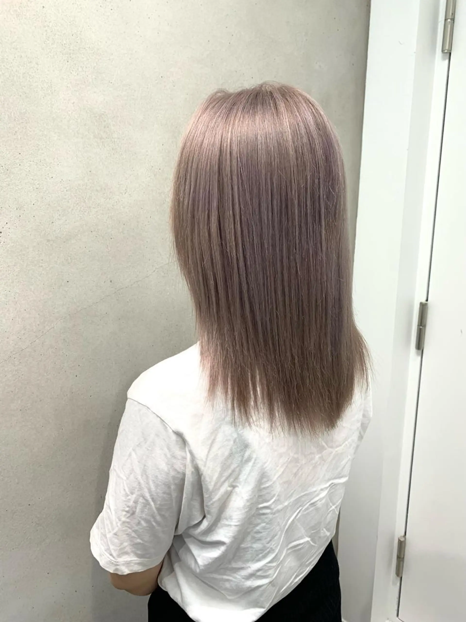 カラー ヘアアレンジ 神戸三宮ダメージレス ブリーチ特化 麟太郎のヘアスタイル