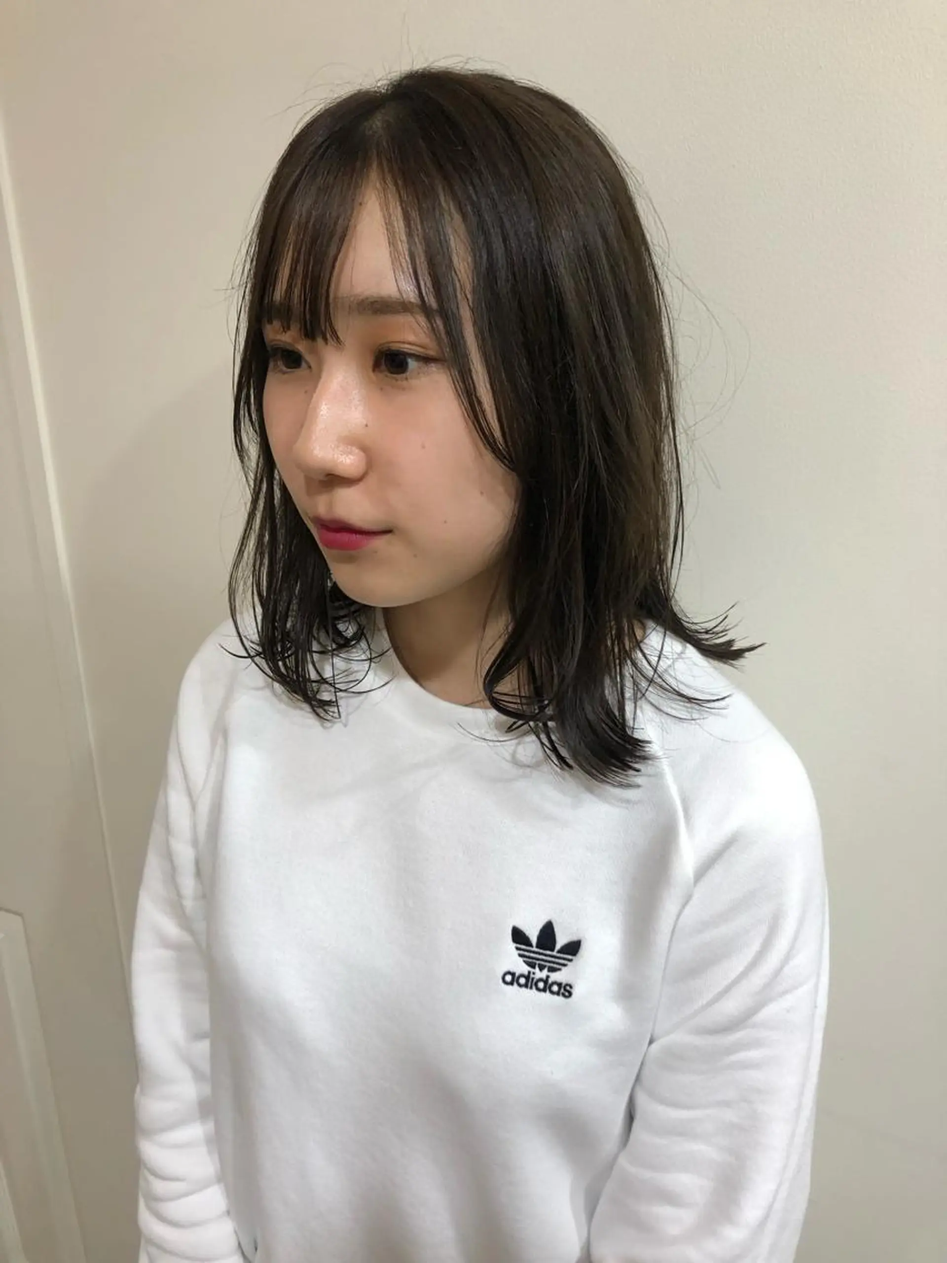 ミディアム カラー ヘアアレンジ MIOベージュカラー 柔らかいカラーのヘアスタイル