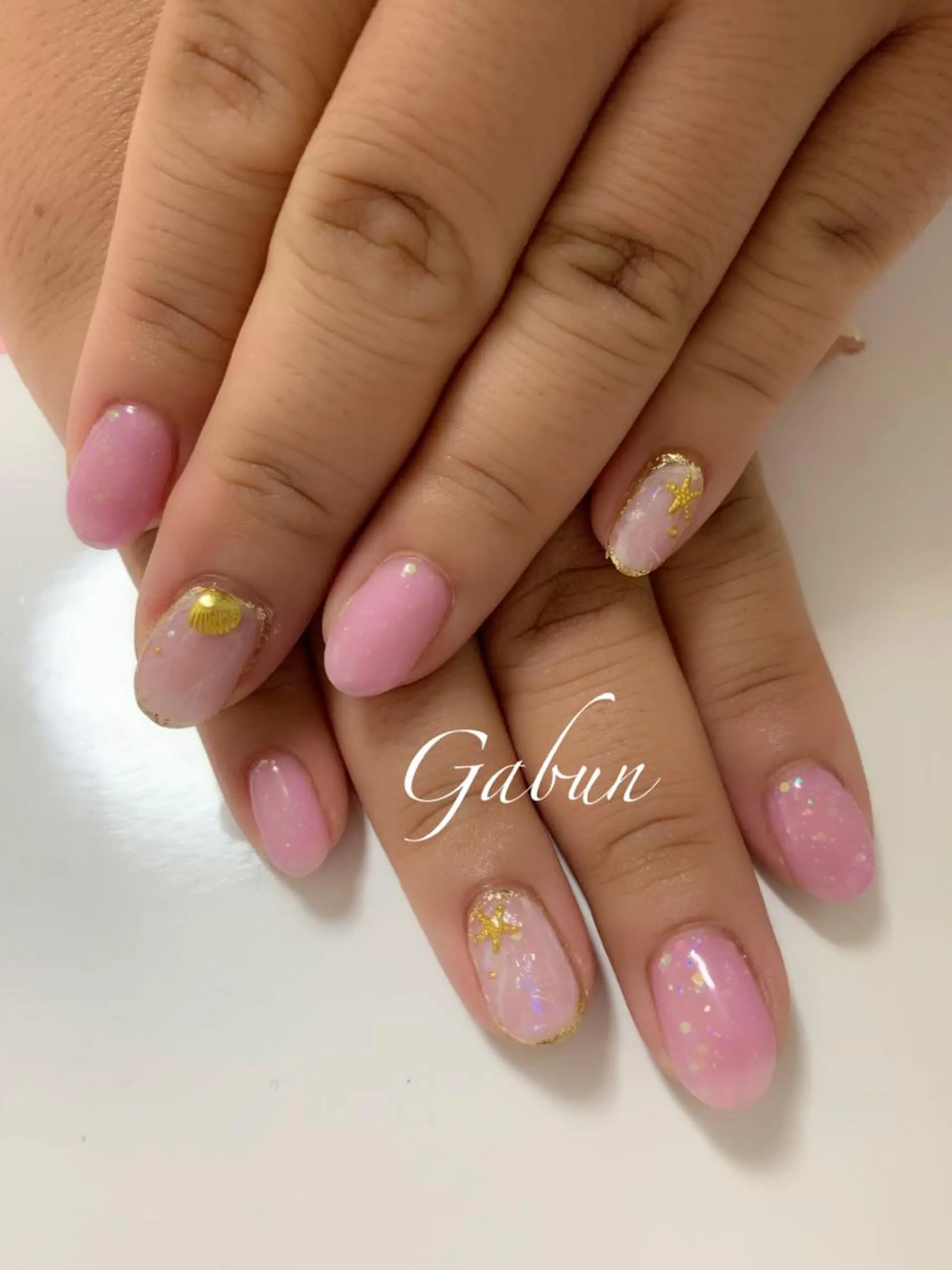 ミディアム ネイル LOTUS ネイルサロンのネイルデザイン