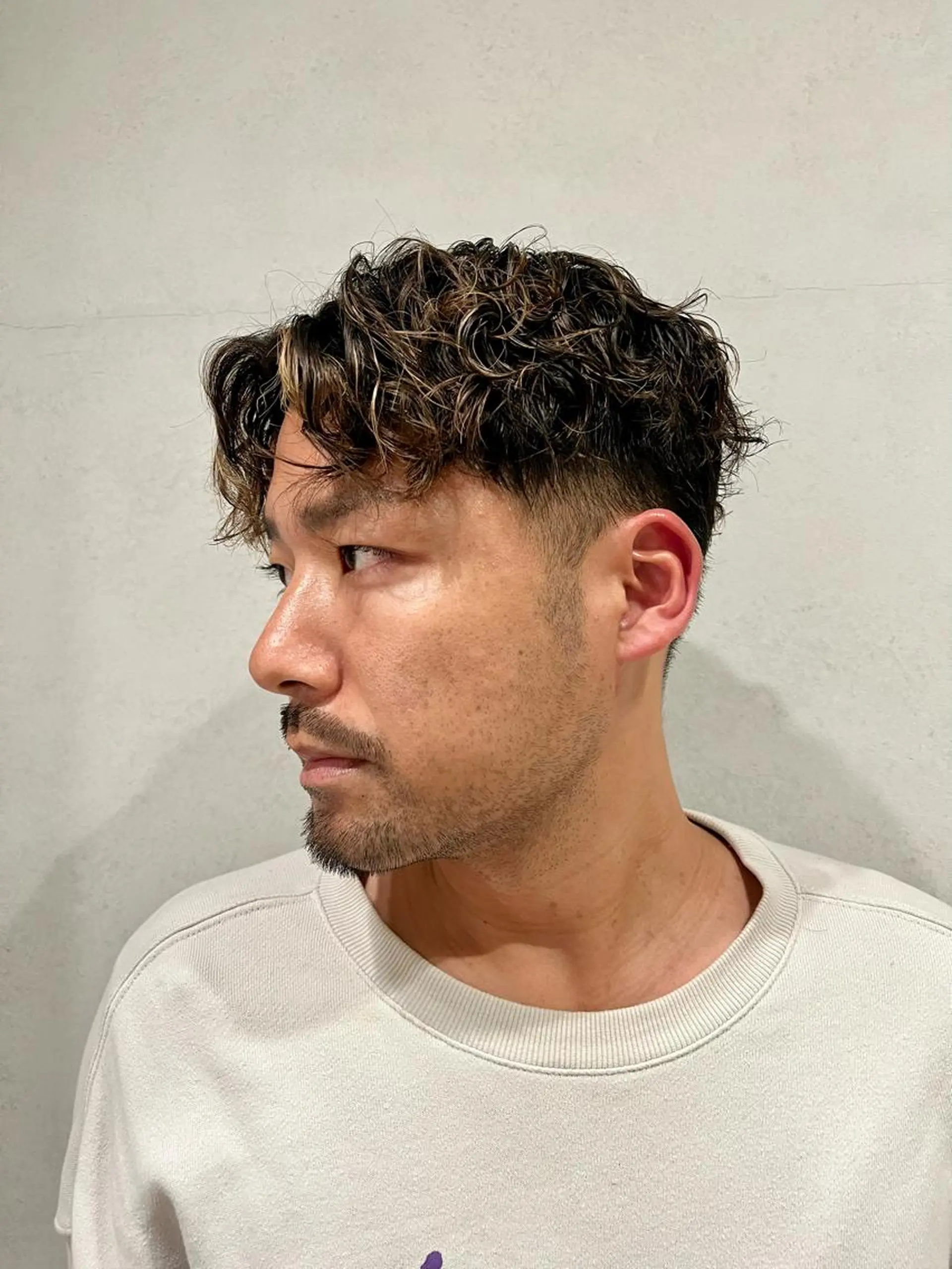 ショート パーマ メンズ メンズブリーチ メンズハイライト メンズパーマ メンズショート ハイライト 🌿‬ナチュラルヘア /パーマ/蒼真🍃のヘアスタイル