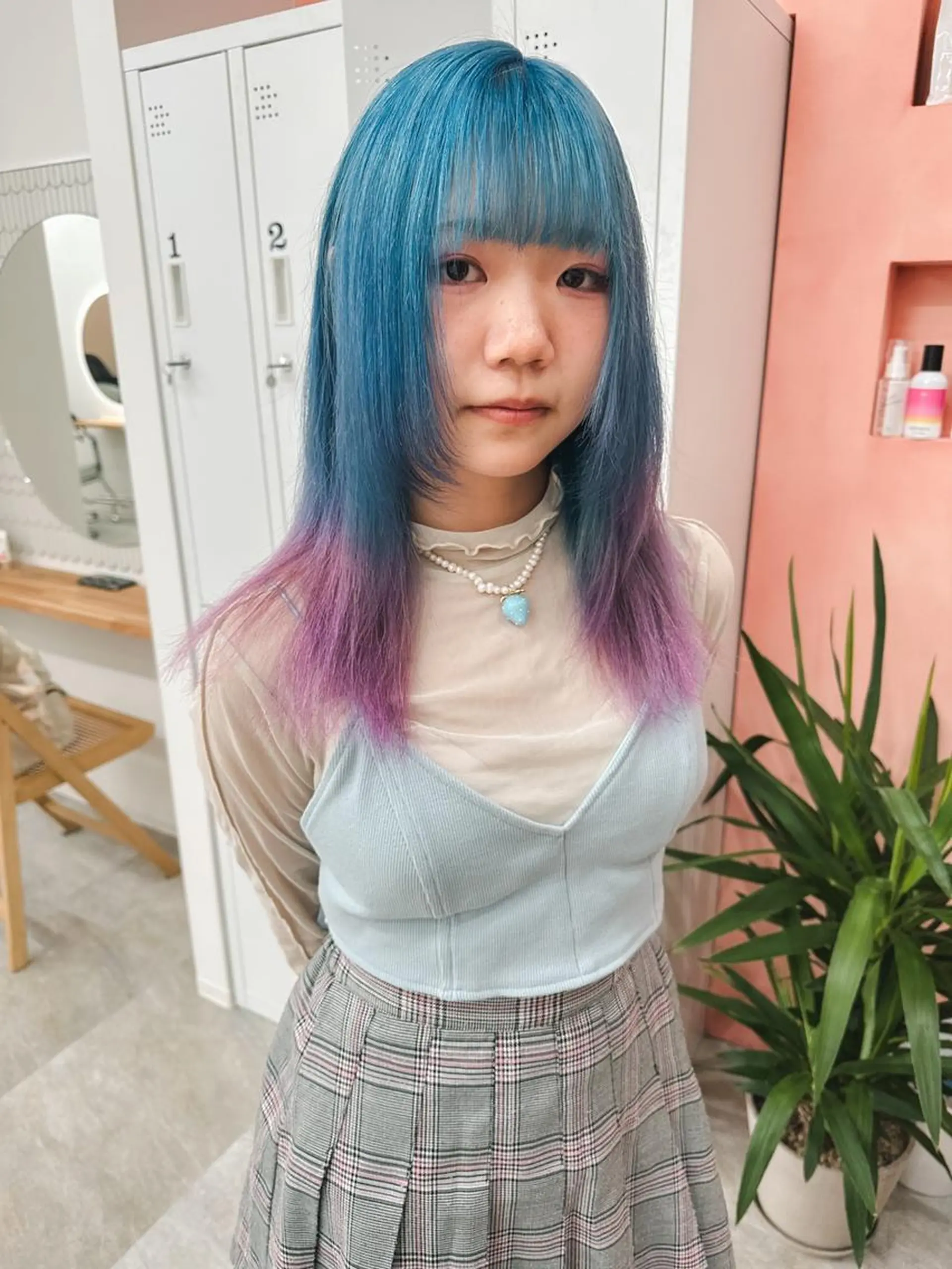 セミロング カラー レイヤー/ウルフ/ ハッシュカット/ダイのヘアスタイル