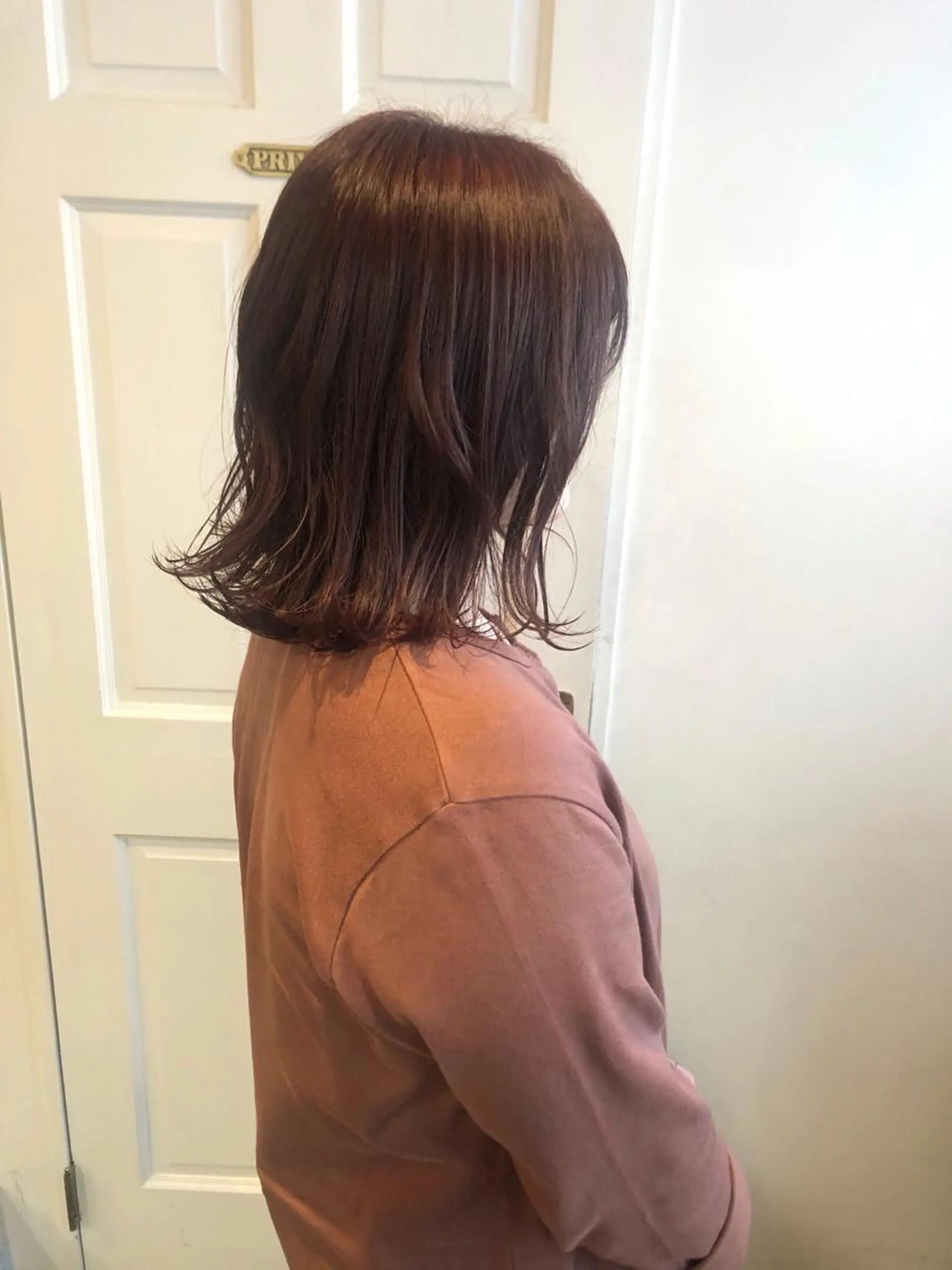 ミディアム カラー カット ヘアカラー トリートメント MIOベージュカラー 柔らかいカラーのヘアスタイル