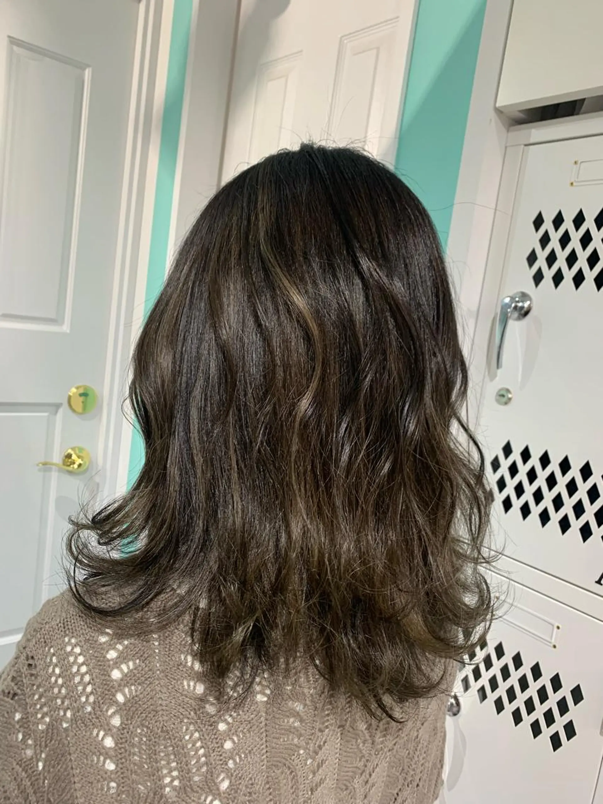 セミロング カラー ヘアカラー 高橋 奈津沙のヘアスタイル