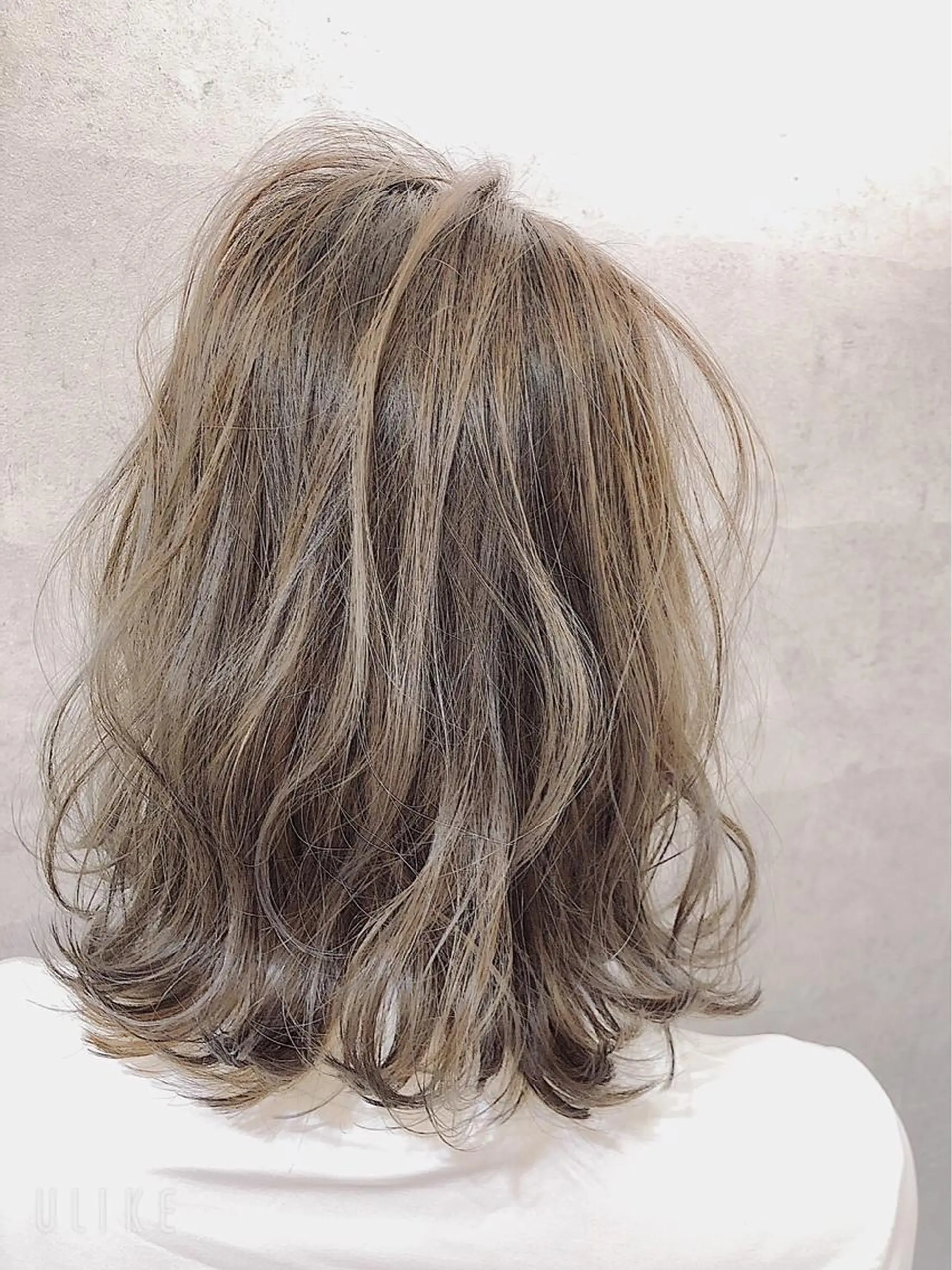 ミディアム カラー 𝑺𝒂𝒌𝒊 🩶マンツーマン施術のヘアスタイル