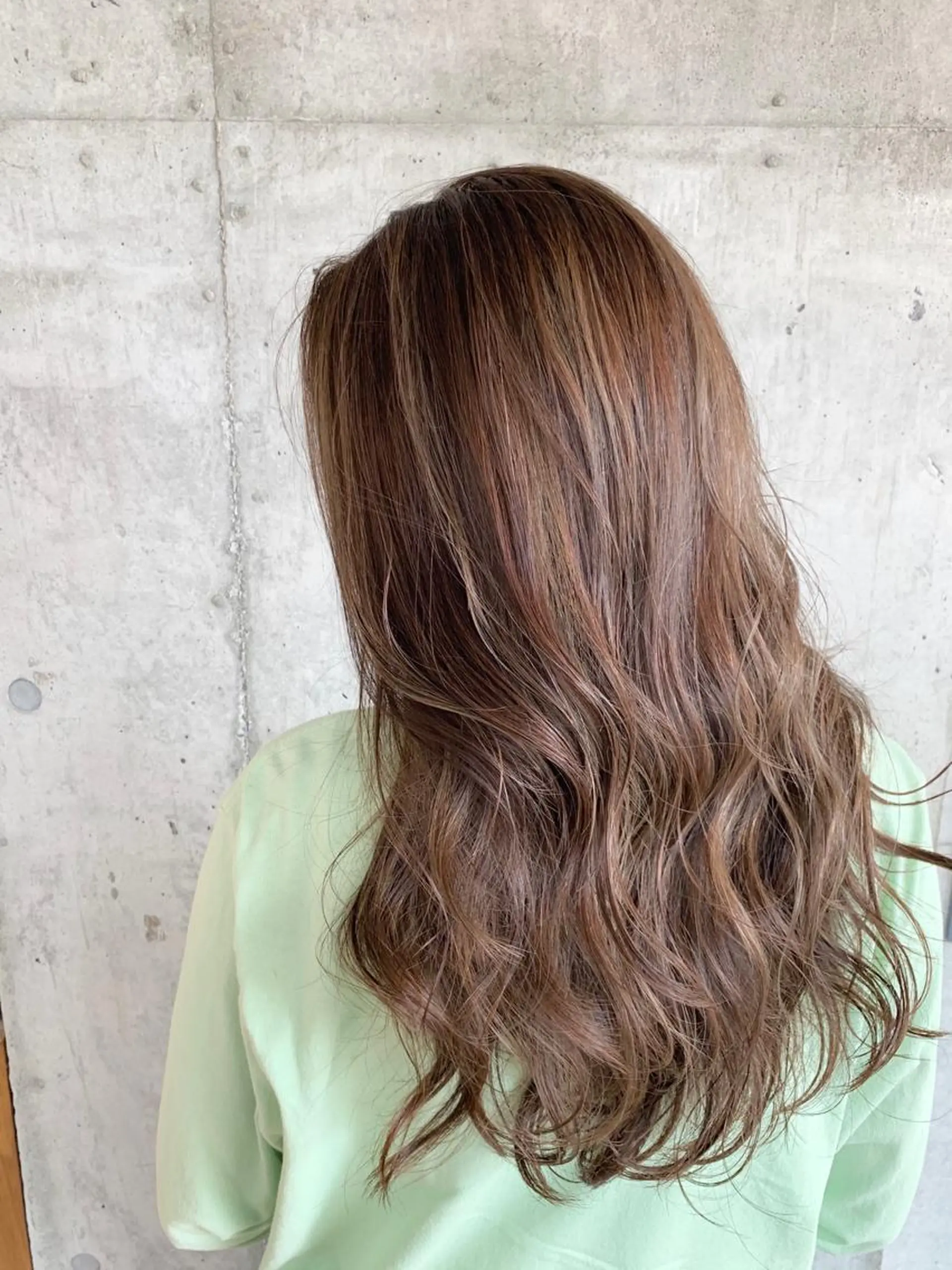 ミディアム 🌷横浜/レイヤー /艶カラー🌷のヘアスタイル