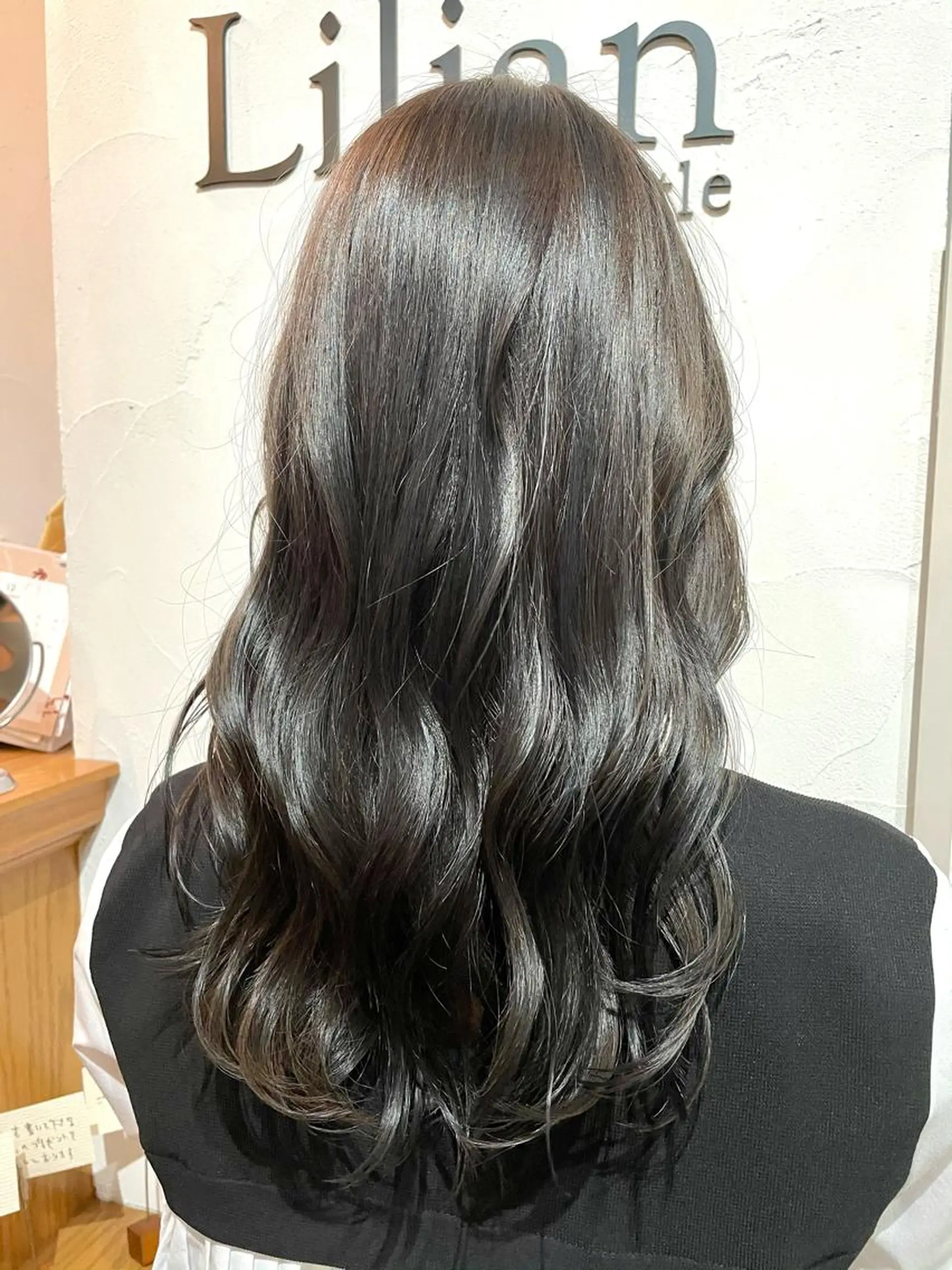 セミロング カラー 鈴木 咲輝のヘアスタイル