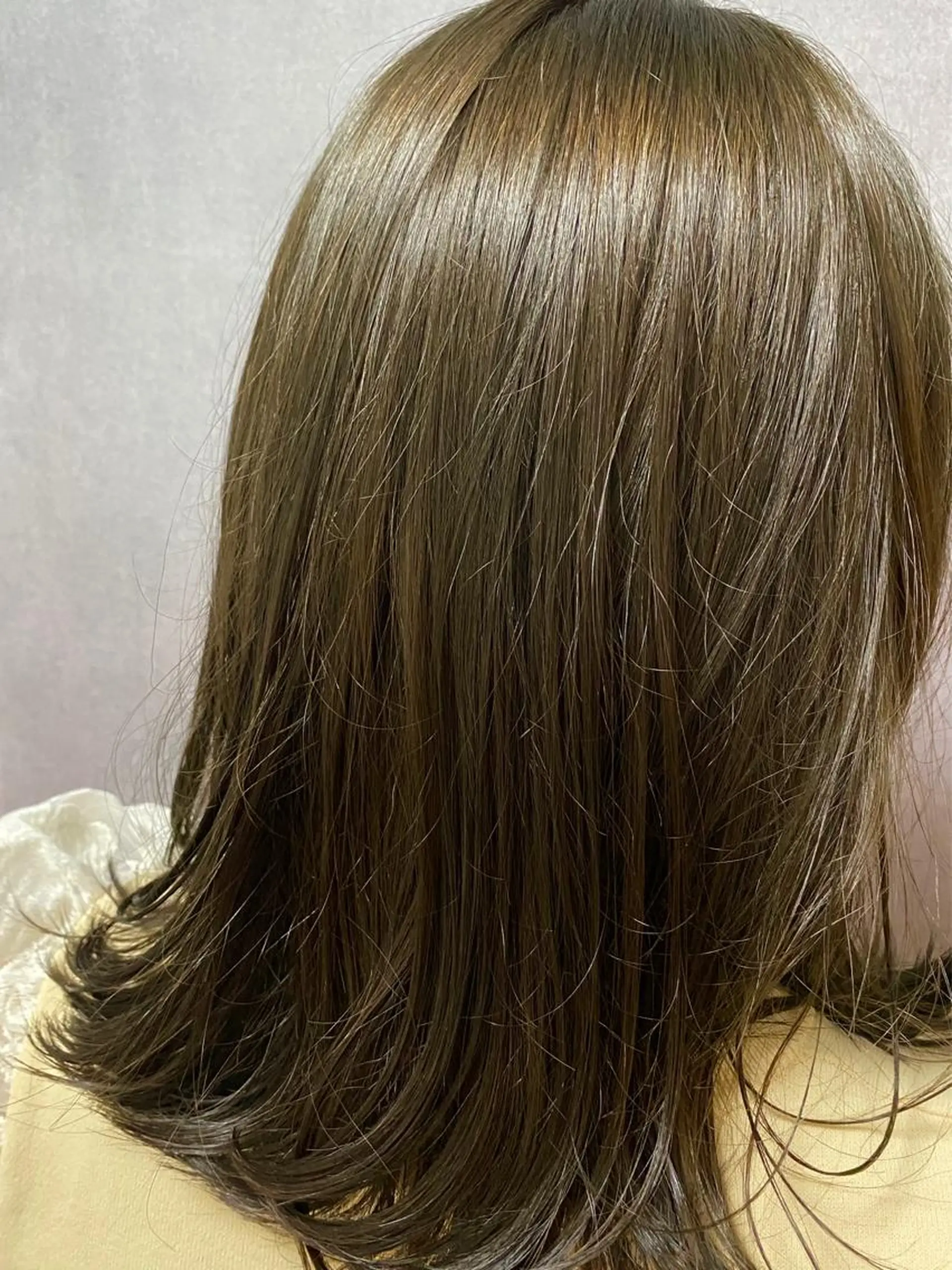 カラー ベージュカラー オリーブベージュ 奥村 奈々加のヘアスタイル