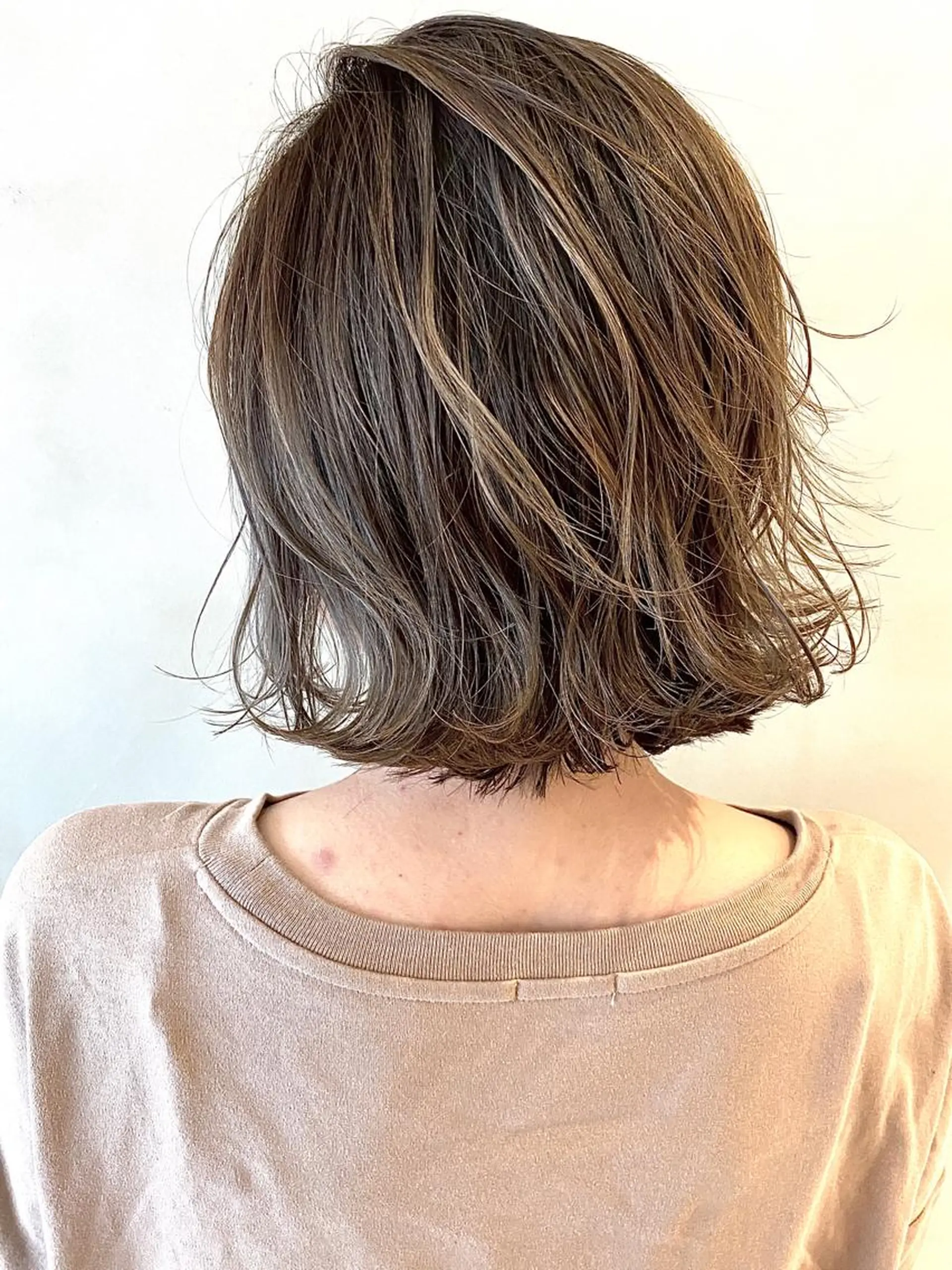 ショート カラー ヘアアレンジ ネイル マツエク・マツパ 透明感カラー ハイライトカラー 外国人風カラー ハイライト レイヤーカット reverie【レヴリー】所属・夜23時まで予約🉑 reverieあきらのヘアスタイル