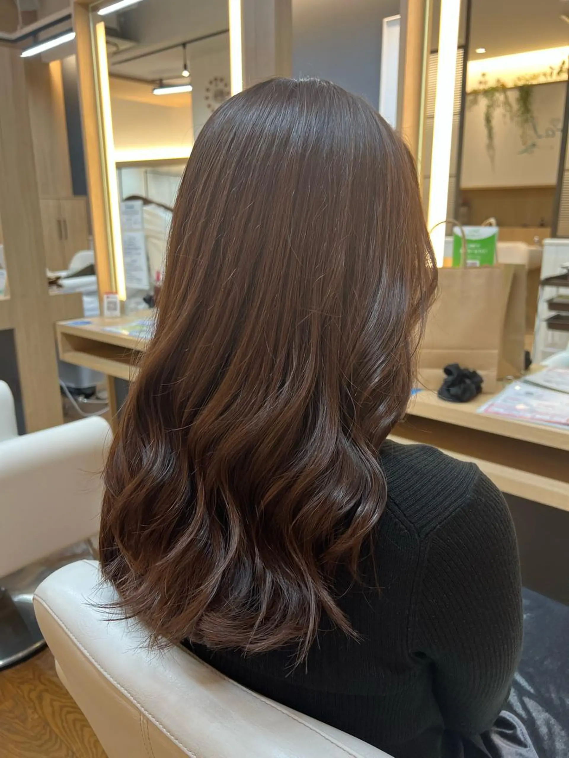 ロング カラー ヘアアレンジ ベージュカラー フォギーベージュ 工藤 梨花のヘアスタイル