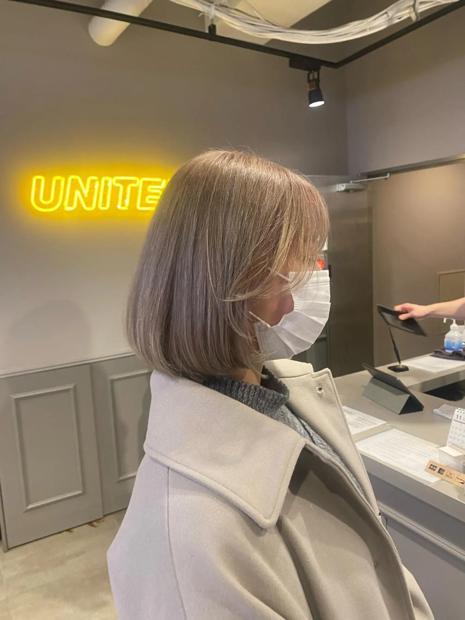 セミロング カラー ヘアカラー ヘアセット 韓国/トレンド レイヤー【101】のヘアスタイル