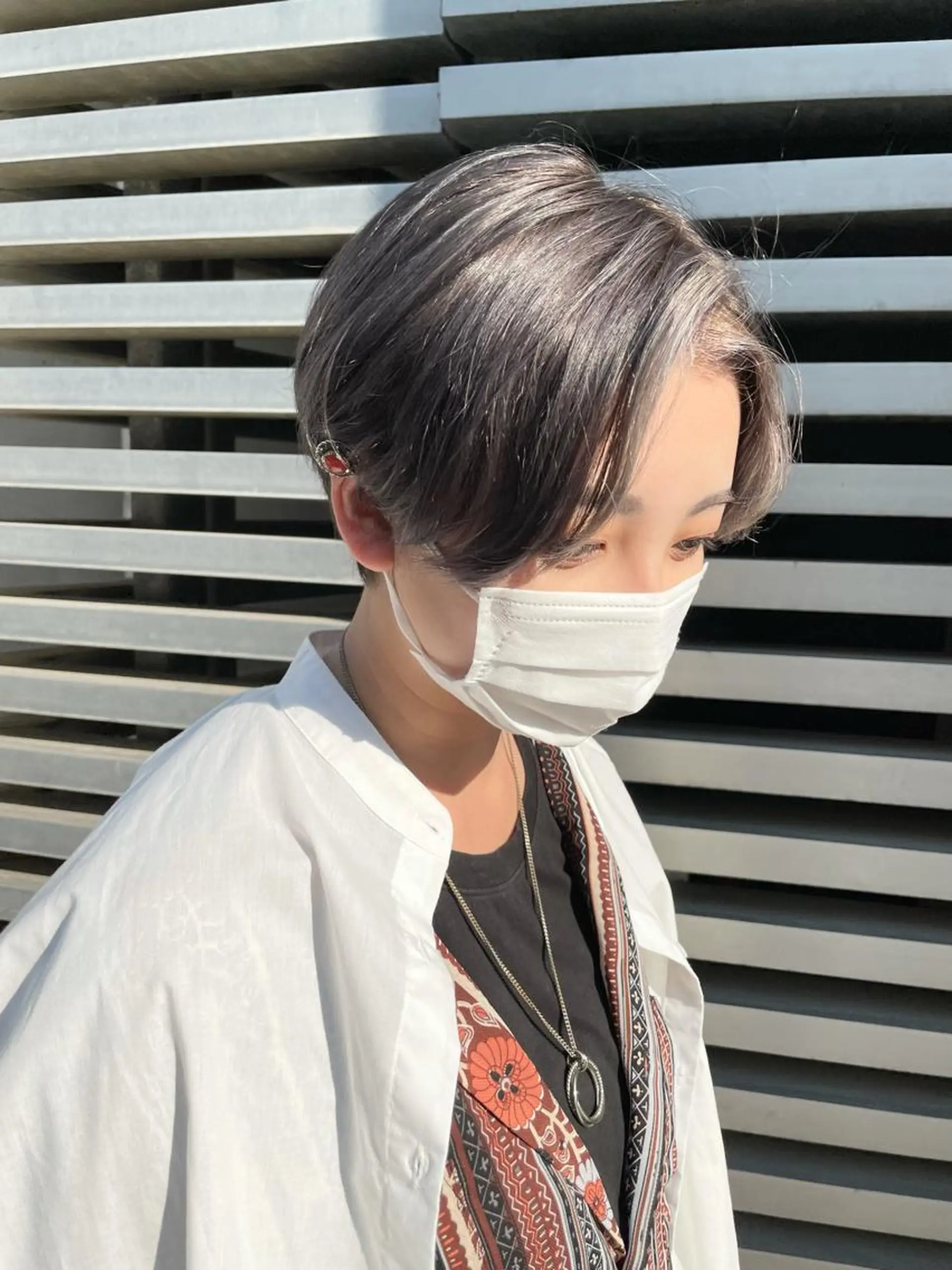 ショート カラー 岩戸 新のヘアスタイル