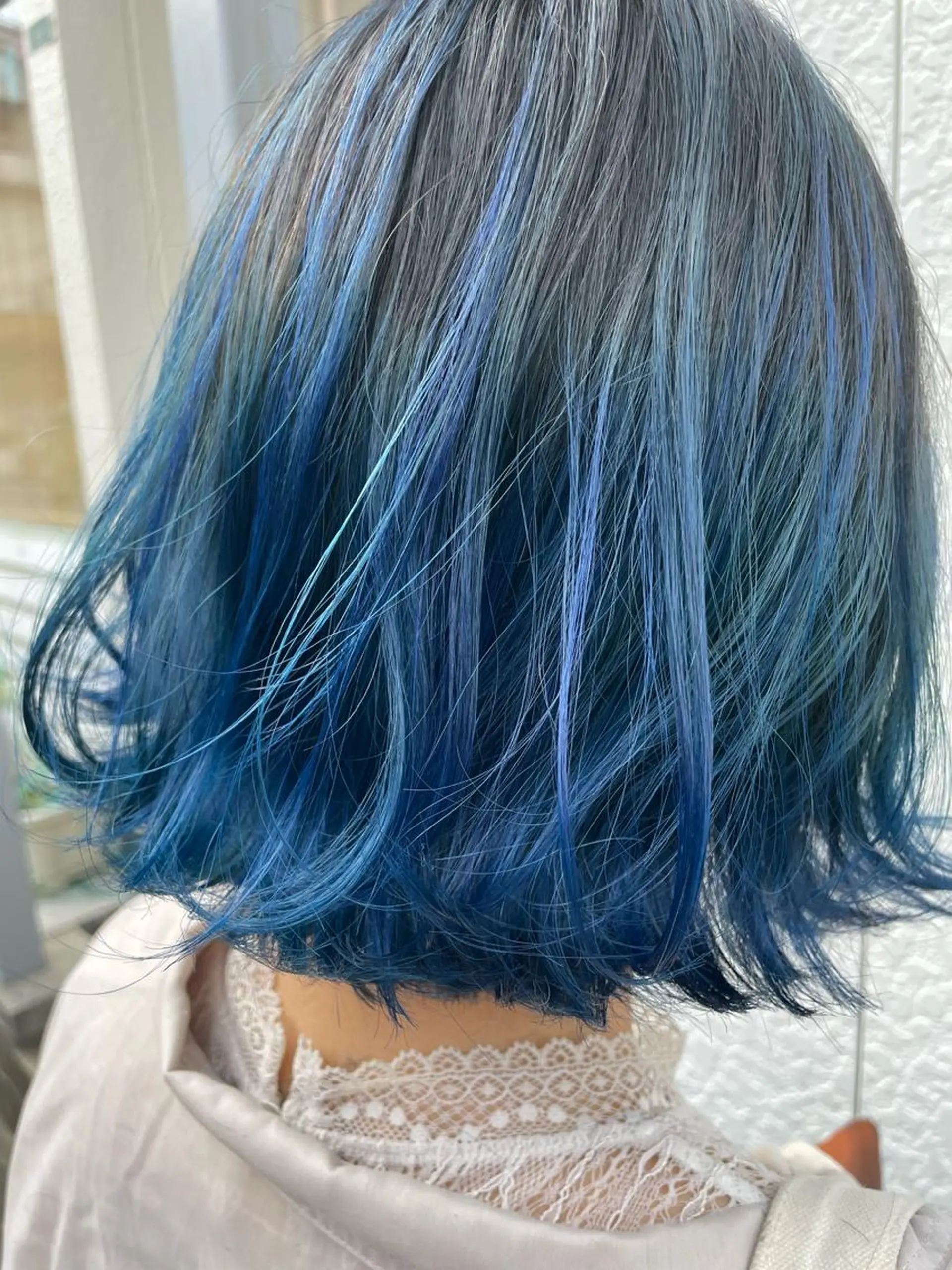 セミロング カラー ヘアカラー トリートメント インナーカラー 推し ブリーチ  髪質改善のヘアスタイル