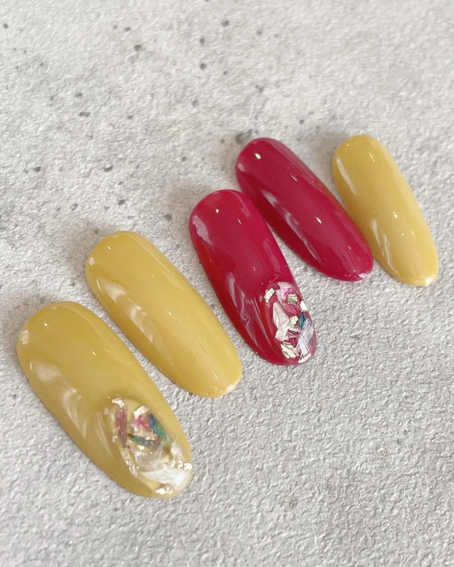 ネイル マツエク・マツパ まつげパーマ ボリュームラッシュ ジェルネイル ニュアンスネイル パラジェル 髙橋 敦子のネイルデザイン