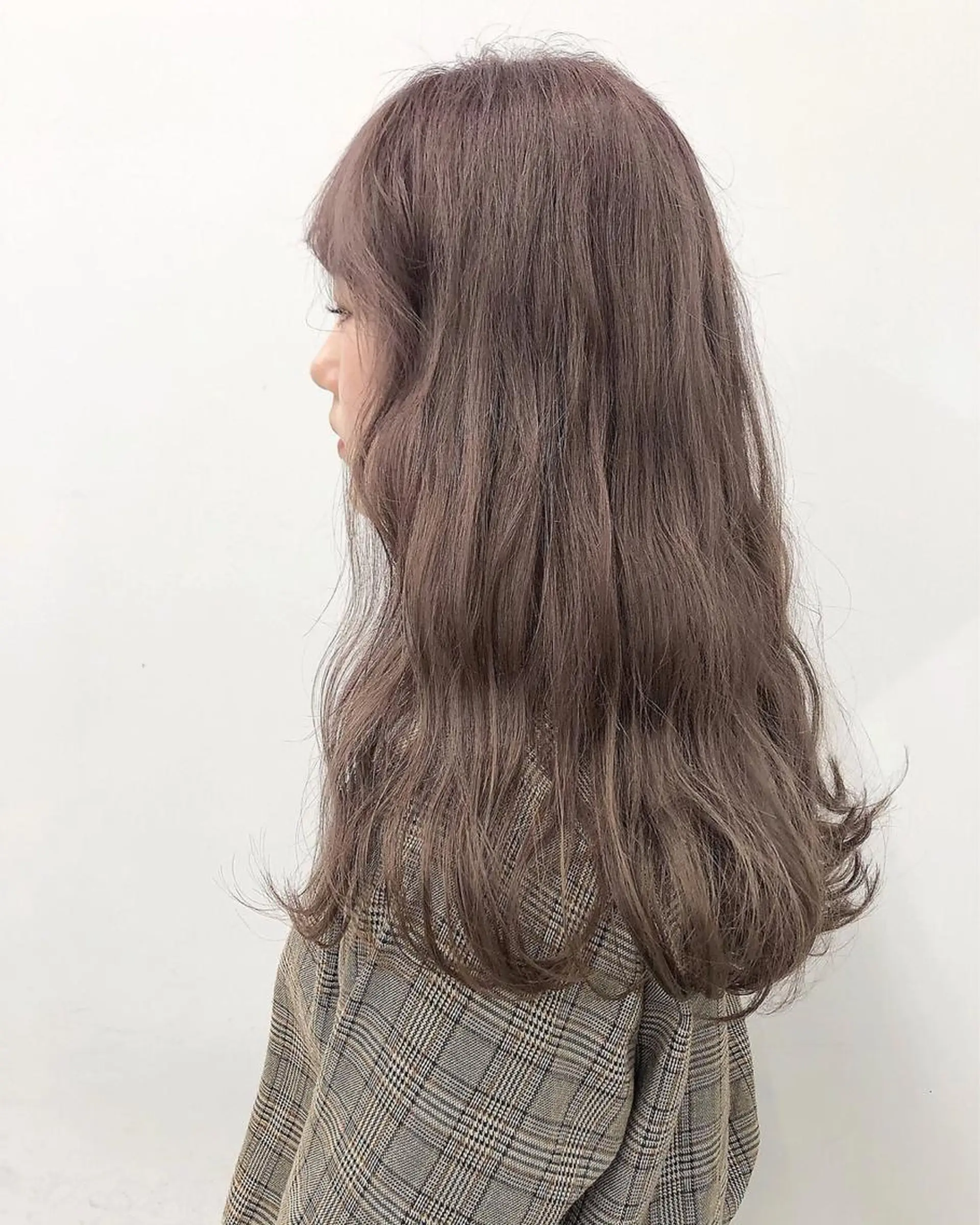 ロング カラー ベージュカラー ラベンダーカラー ラベンダーベージュ 【ブリーチカラー】 🌈ALIVE若山葵のヘアスタイル