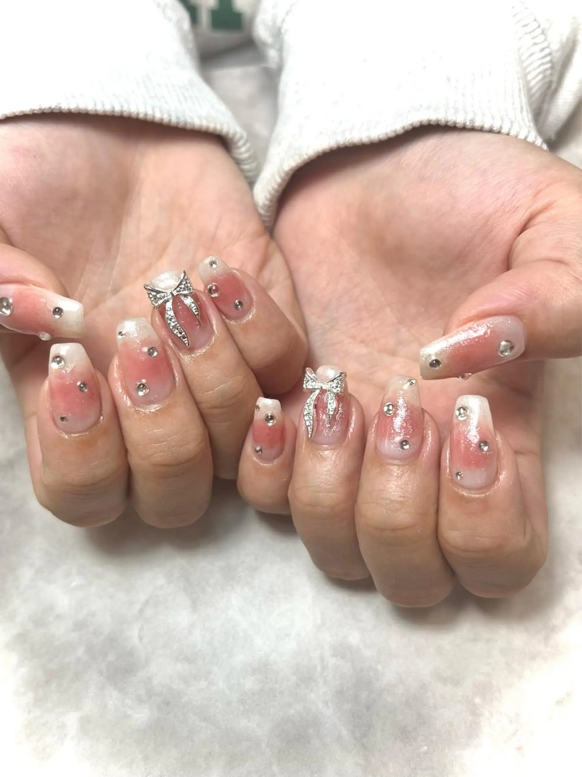 ネイル 成人式 ジェルネイル キラキラネイル 韓国ネイル オフィスネイル ハンドネイル nails' it...のネイルデザイン