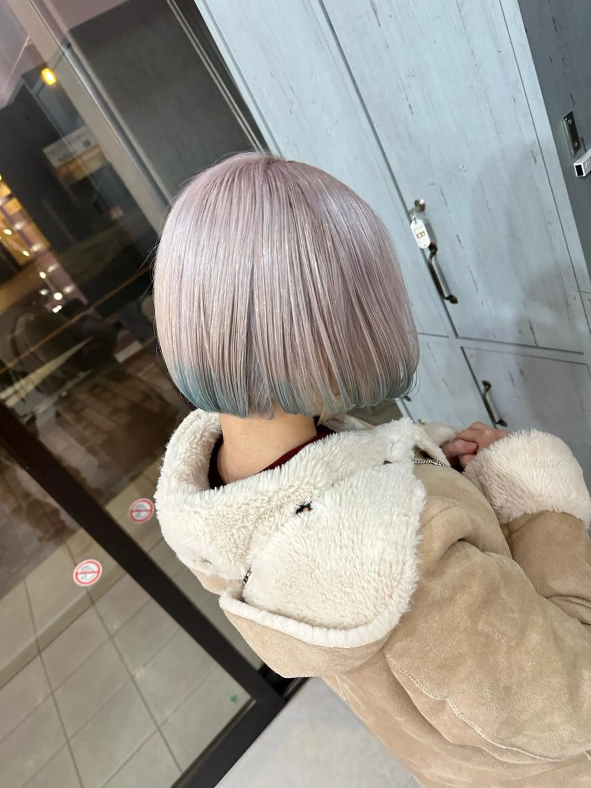 ミディアム カラー ブリーチ✖️レイヤー MANATO🎨🌈のヘアスタイル