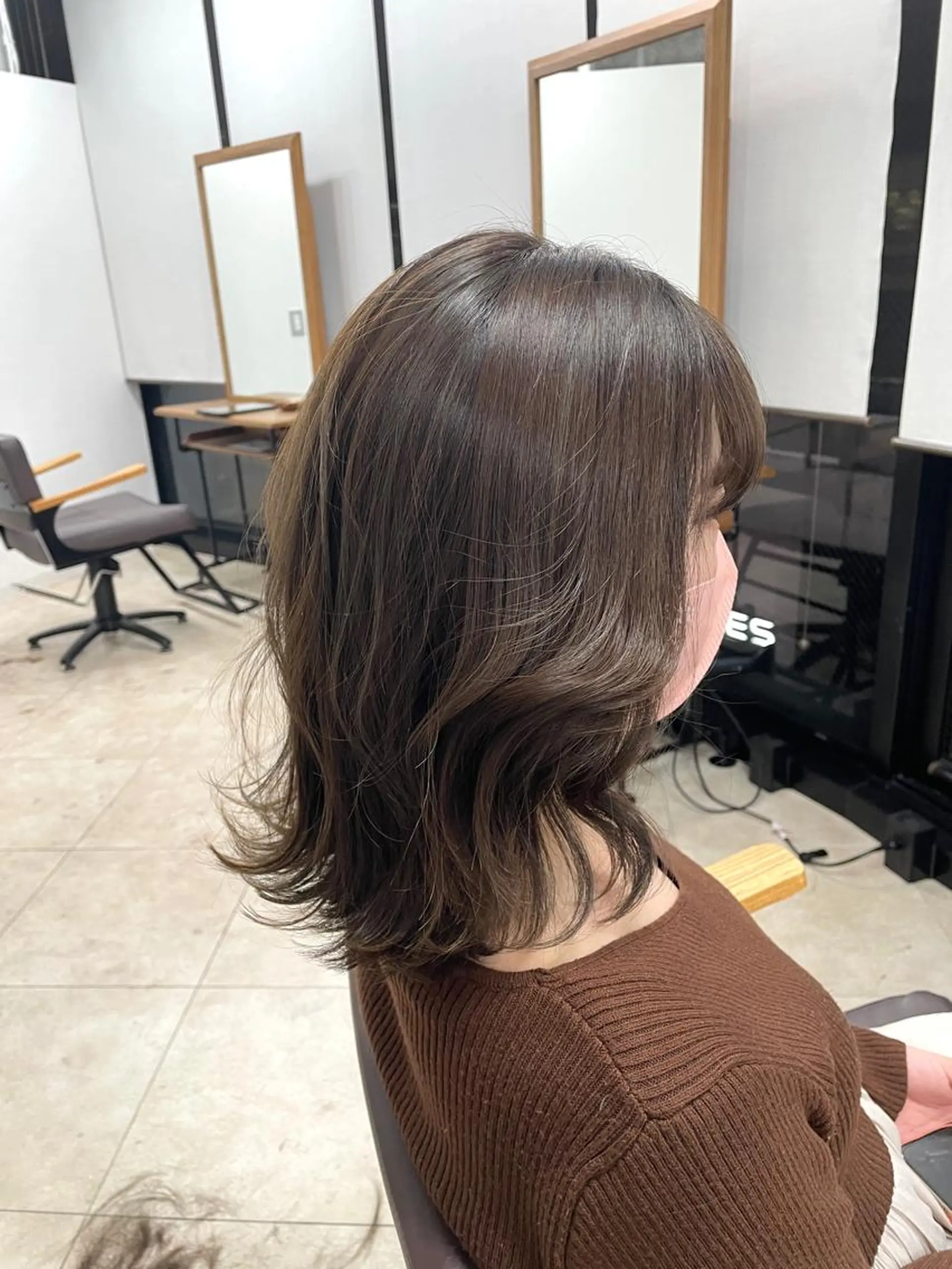 ミディアム ハイライト コトネ🫧 韓国風レイヤーカットのヘアスタイル